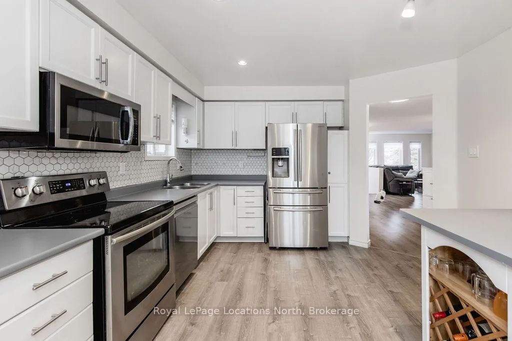 Photo 14 of 92 Glen Eton Road, Wasaga Beach — HOMEH