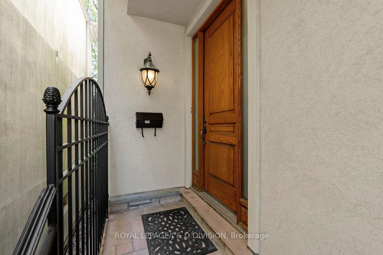 Photo 2 of 1022 Spadina Road, Toronto, Forest Hill North — HOMEH