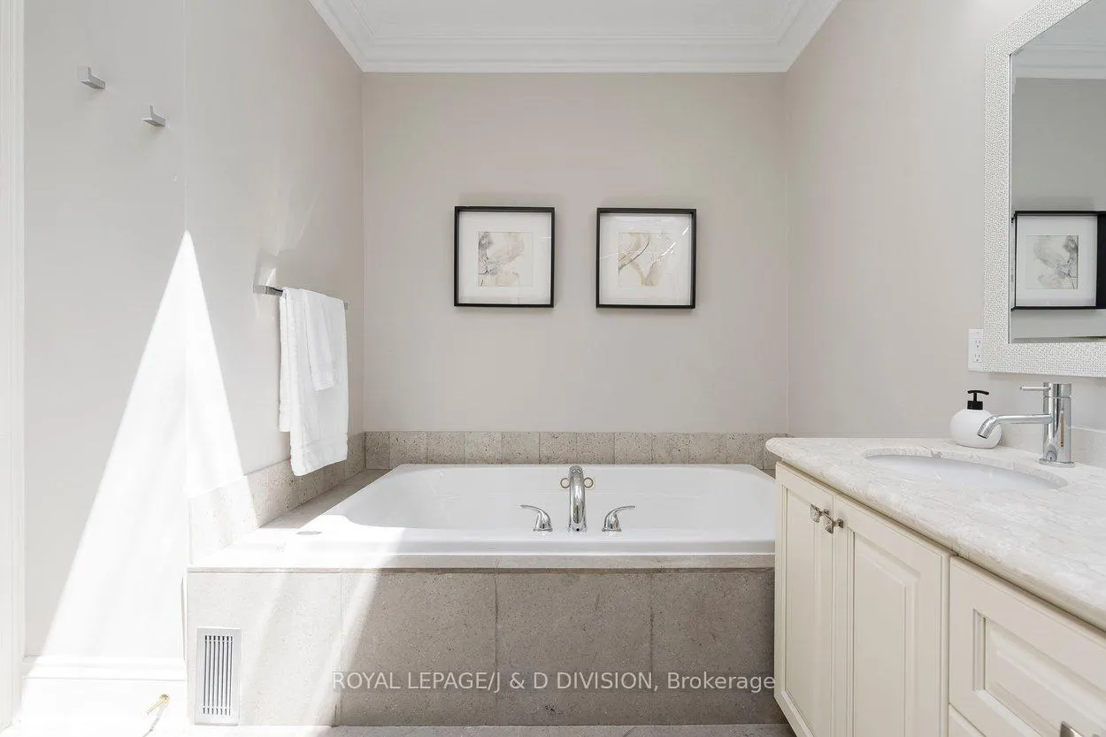 Photo 26 of 1022 Spadina Road, Toronto, Forest Hill North — HOMEH