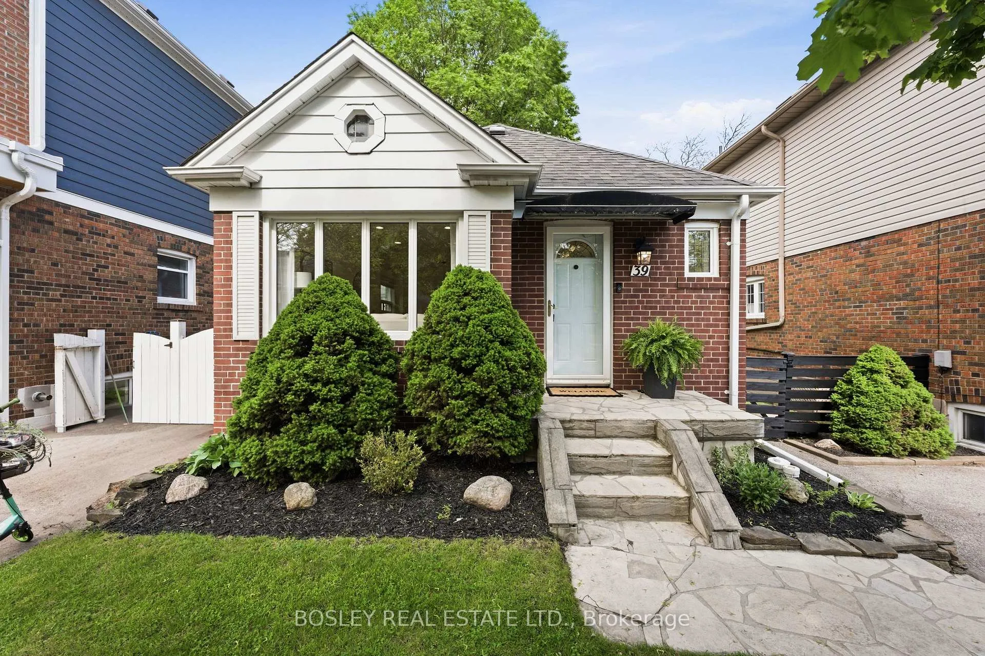 Photo 1 of 39 White Birch Rd, Scarborough, Birchcliffe-Cliffside — HOMEH