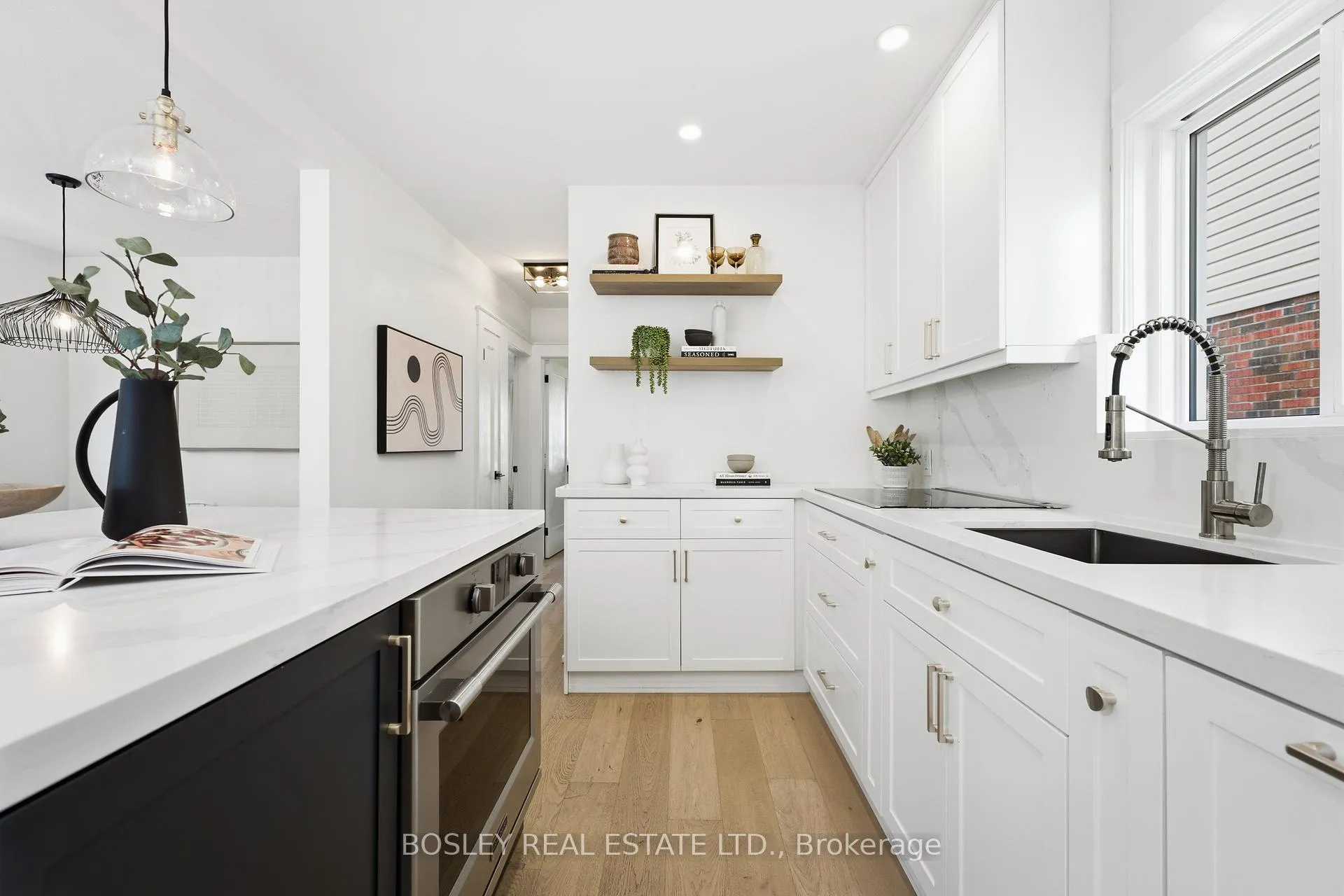Photo 8 of 39 White Birch Rd, Scarborough, Birchcliffe-Cliffside — HOMEH