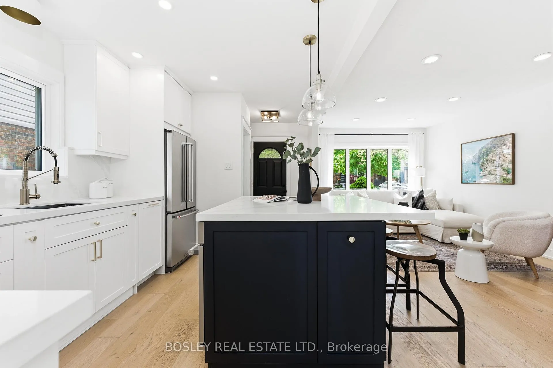 Photo 9 of 39 White Birch Rd, Scarborough, Birchcliffe-Cliffside — HOMEH