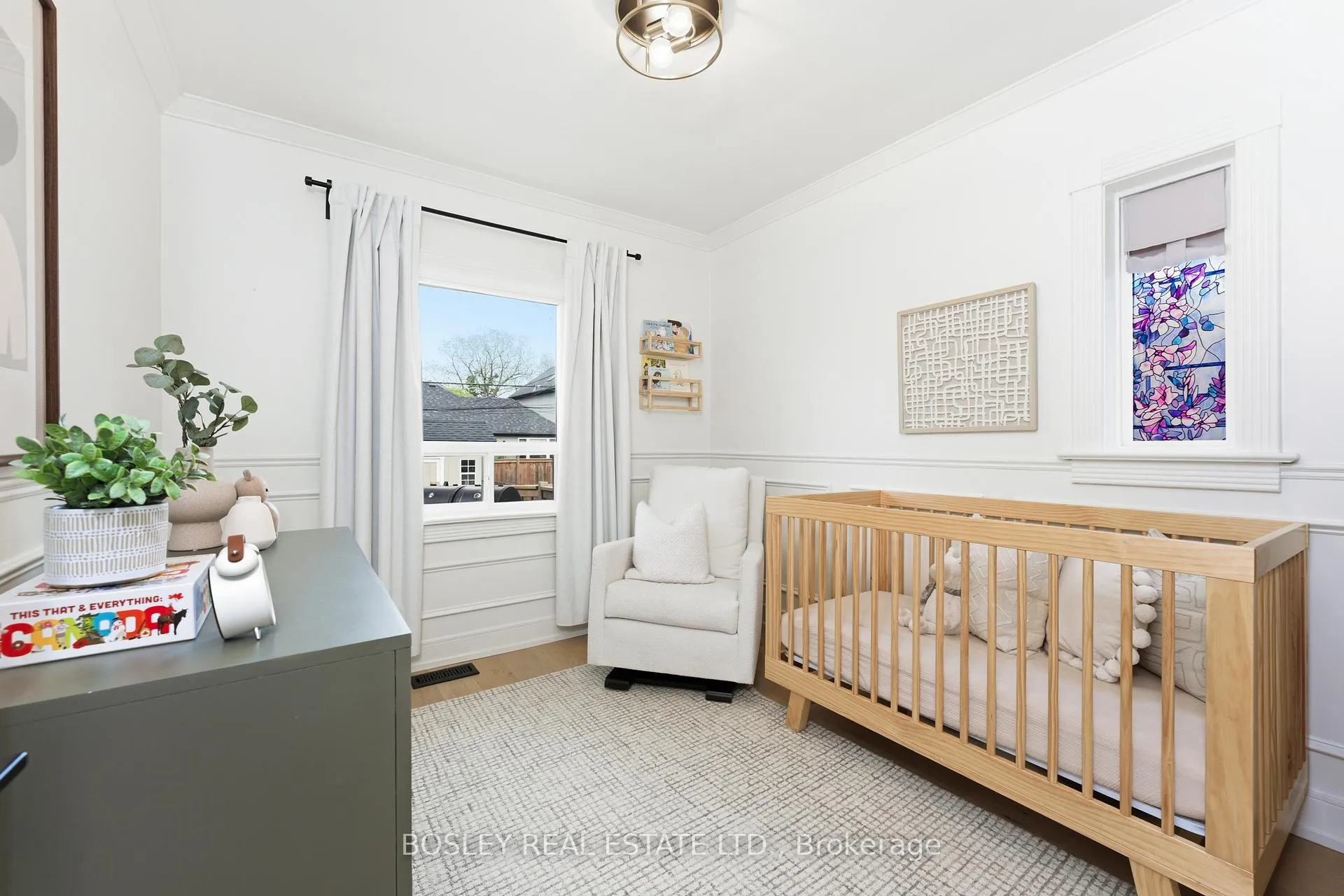 Photo 13 of 39 White Birch Rd, Scarborough, Birchcliffe-Cliffside — HOMEH