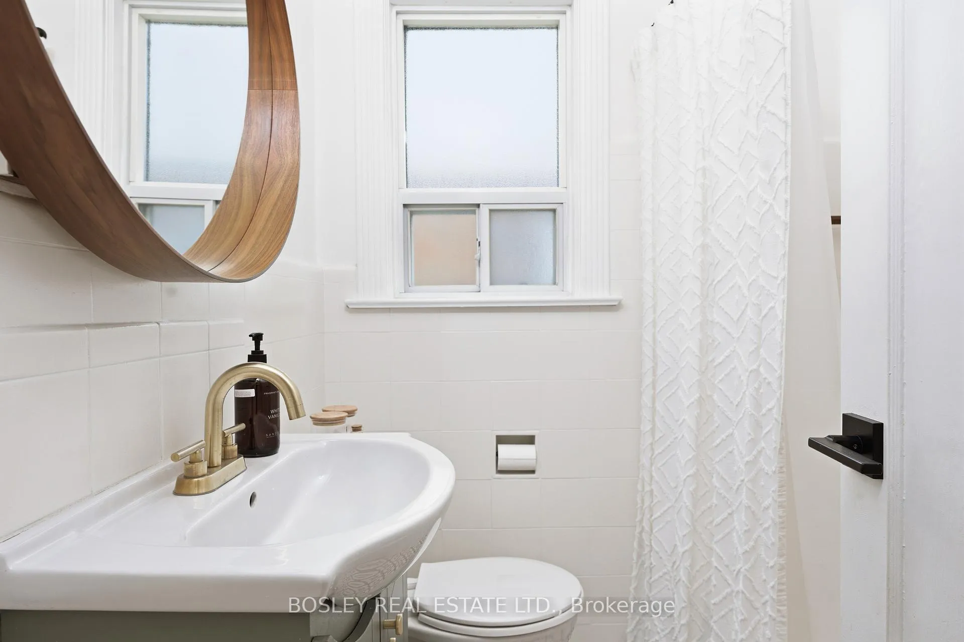 Photo 17 of 39 White Birch Rd, Scarborough, Birchcliffe-Cliffside — HOMEH