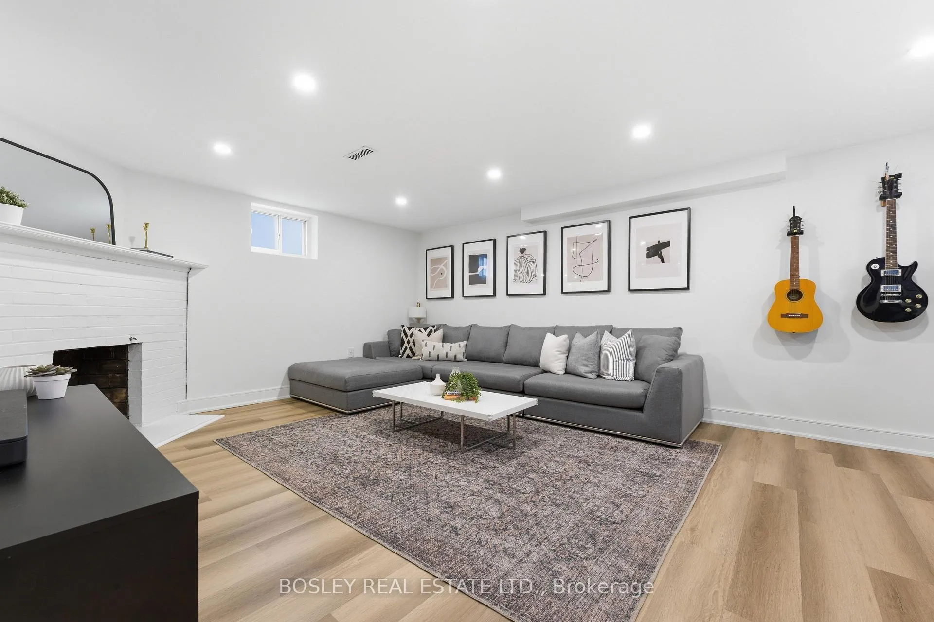 Photo 19 of 39 White Birch Rd, Scarborough, Birchcliffe-Cliffside — HOMEH