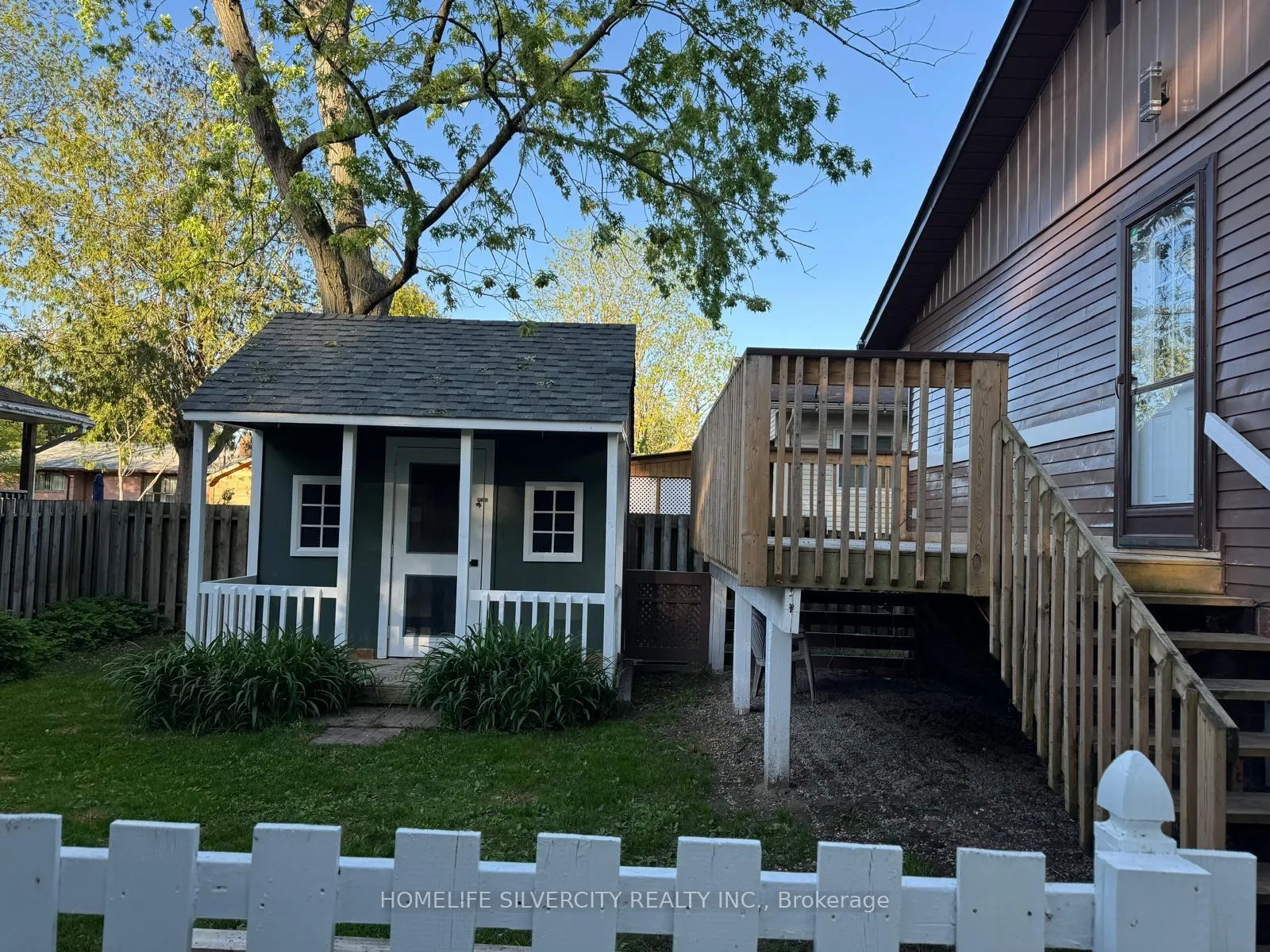 Photo 4 of 904 Lake Drive E, Georgina, Sutton & Jackson's Point — HOMEH