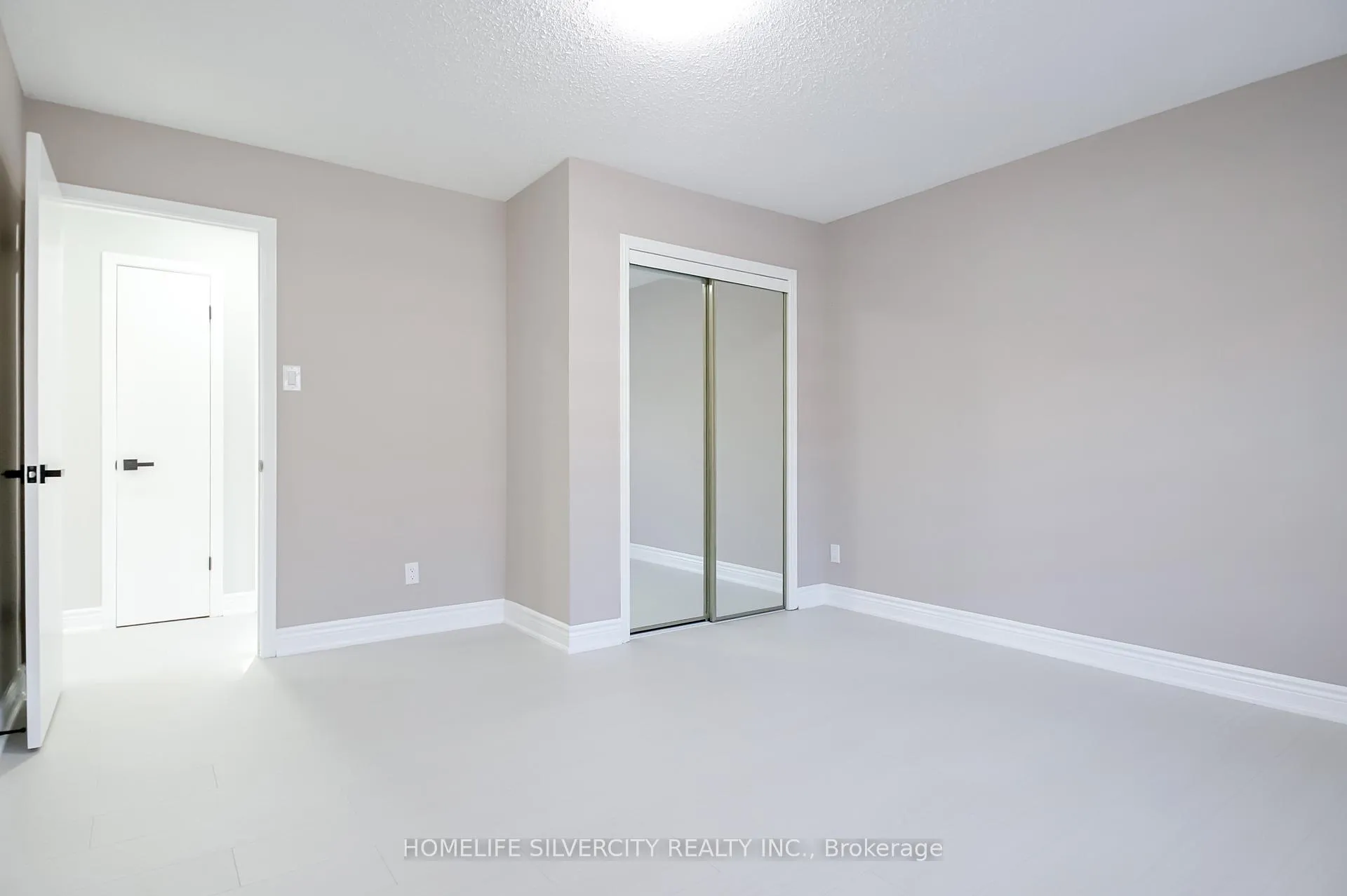 Photo 14 of 904 Lake Drive E, Georgina, Sutton & Jackson's Point — HOMEH