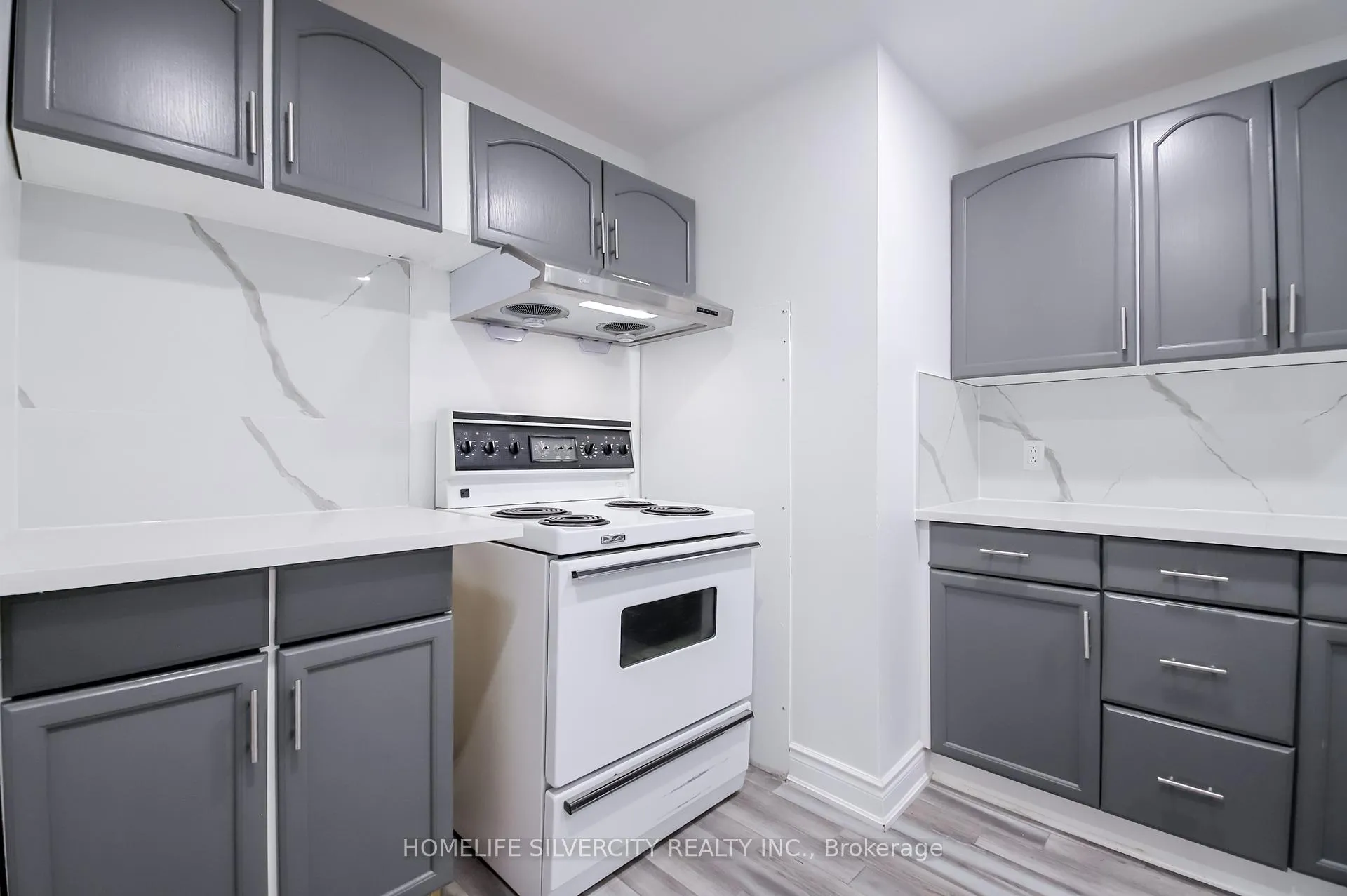Photo 34 of 904 Lake Drive E, Georgina, Sutton & Jackson's Point — HOMEH