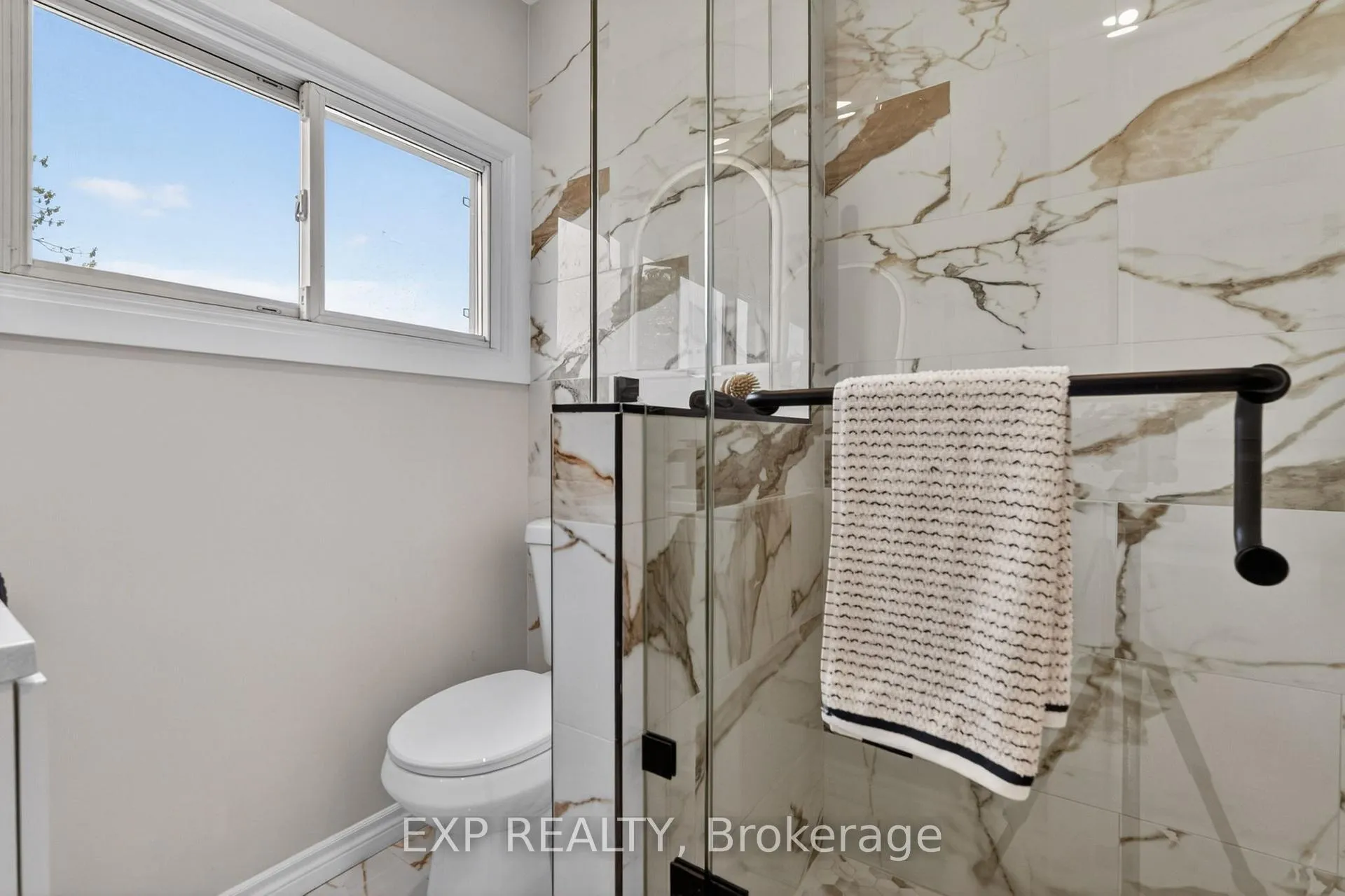 Photo 23 of 83 Beechwood Avenue, Hamilton, Stipley — HOMEH