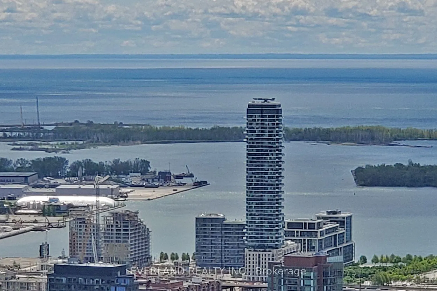 Front of Unit 6105, 7 Grenville Street