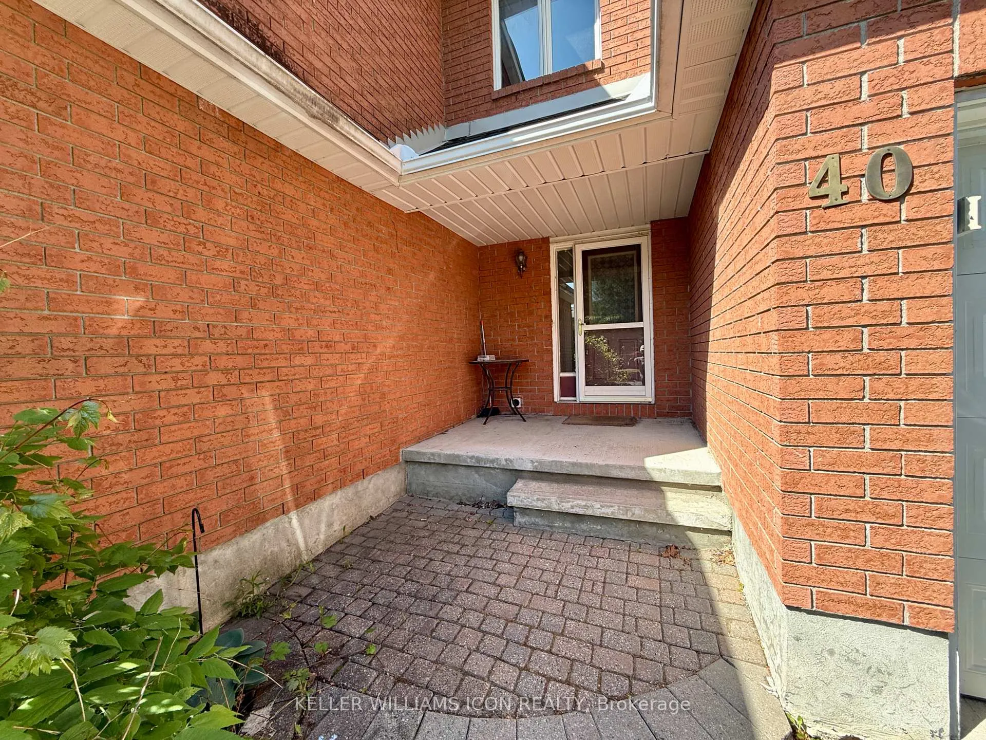 Photo 2 of 40 Thornbury Crescent, Ottawa, Centrepointe — HOMEH