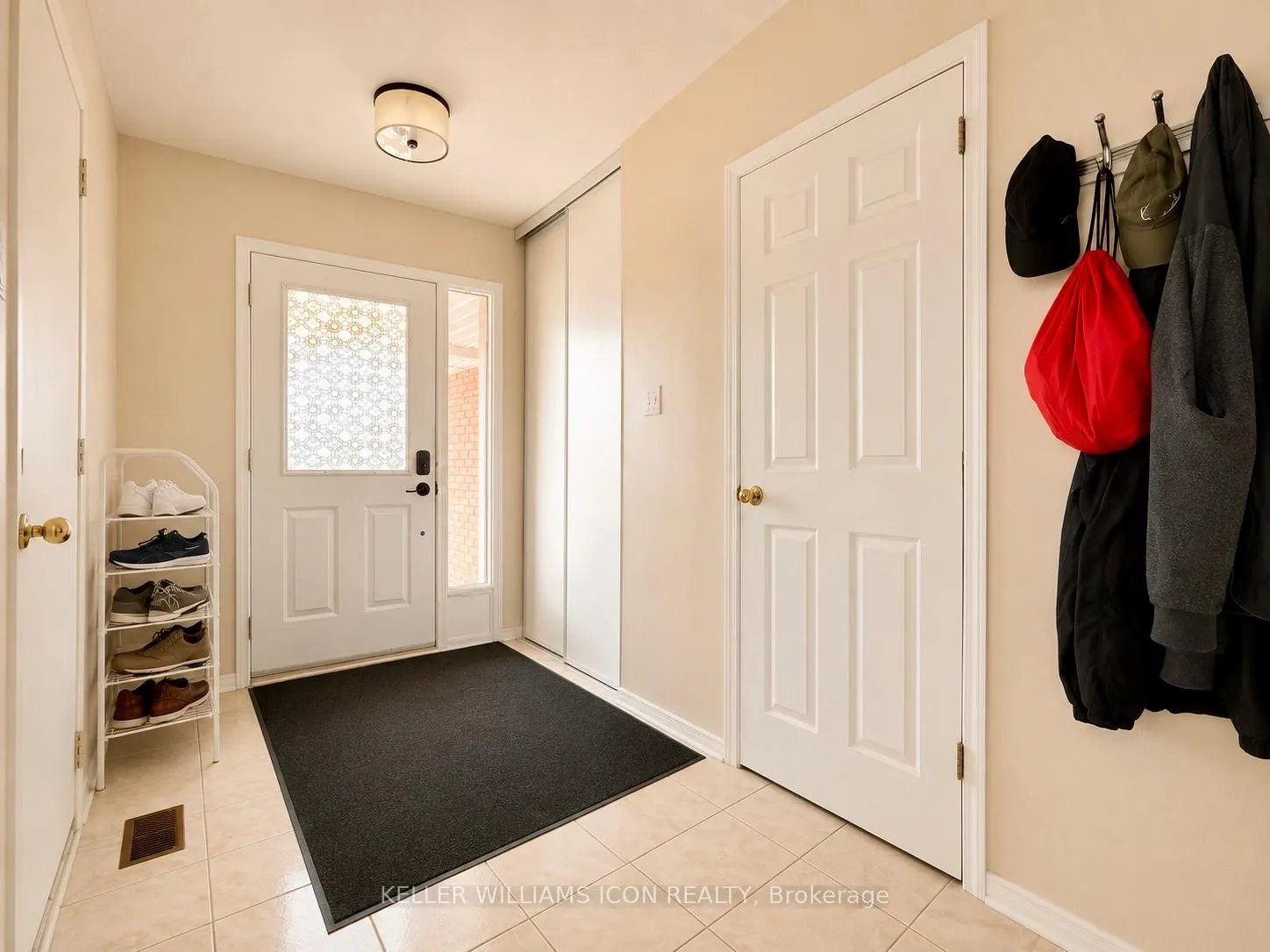 Photo 4 of 40 Thornbury Crescent, Ottawa, Centrepointe — HOMEH