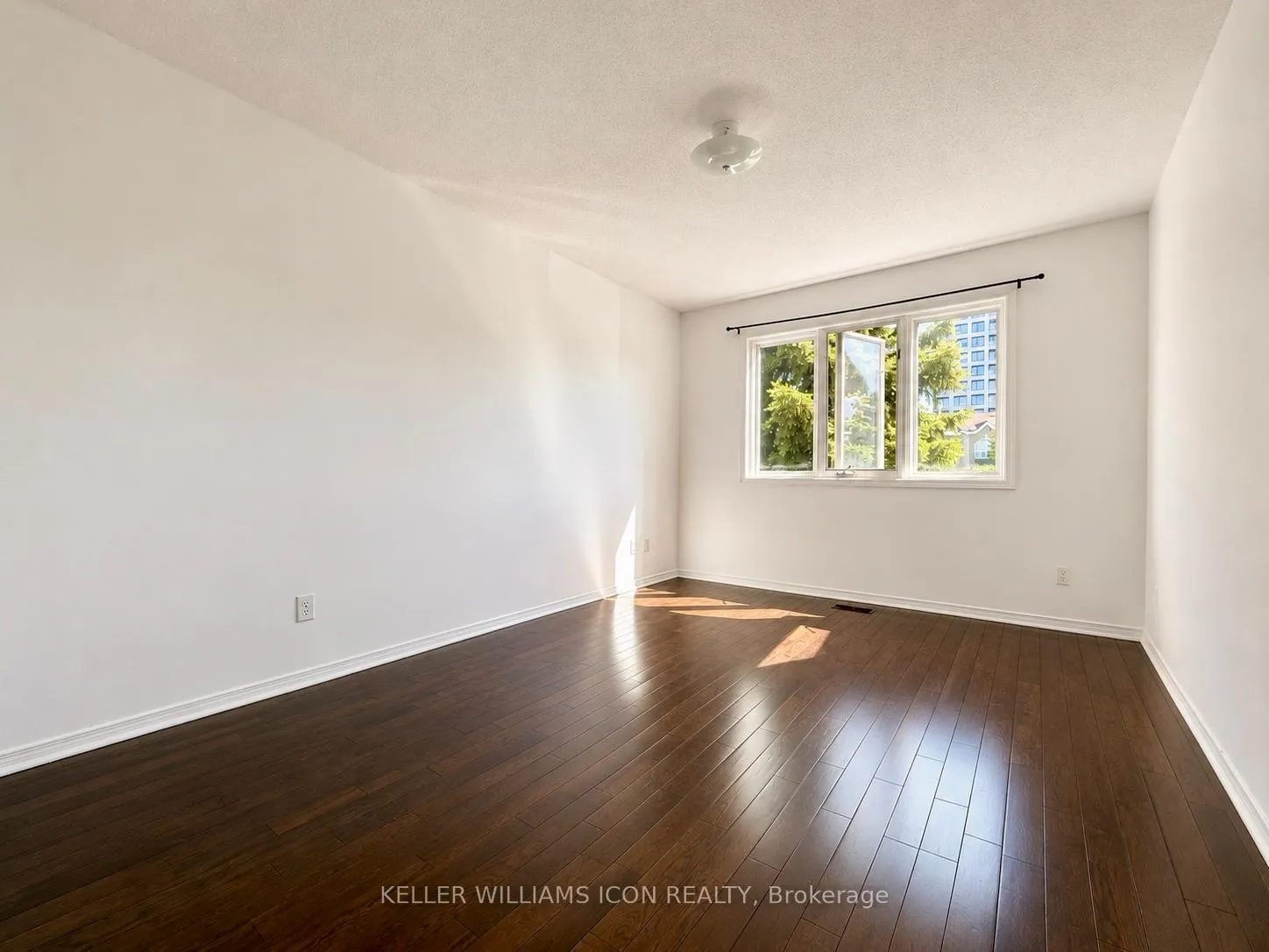 Photo 13 of 40 Thornbury Crescent, Ottawa, Centrepointe — HOMEH