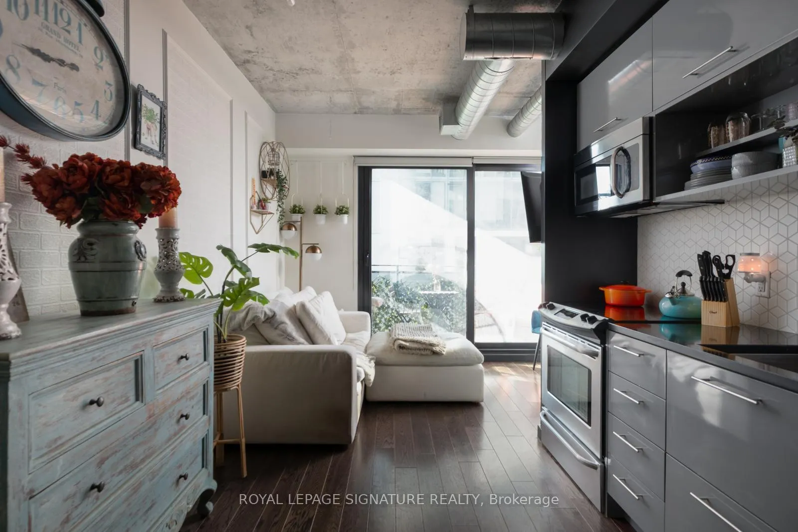 Photo 2 of Unit 506, 51 Trolley Crescent, Toronto, Moss Park — HOMEH