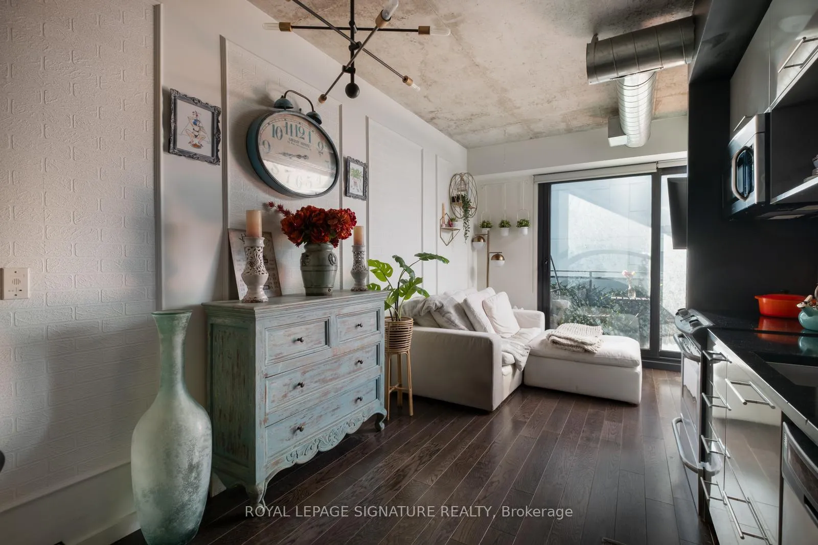 Photo 3 of Unit 506, 51 Trolley Crescent, Toronto, Moss Park — HOMEH
