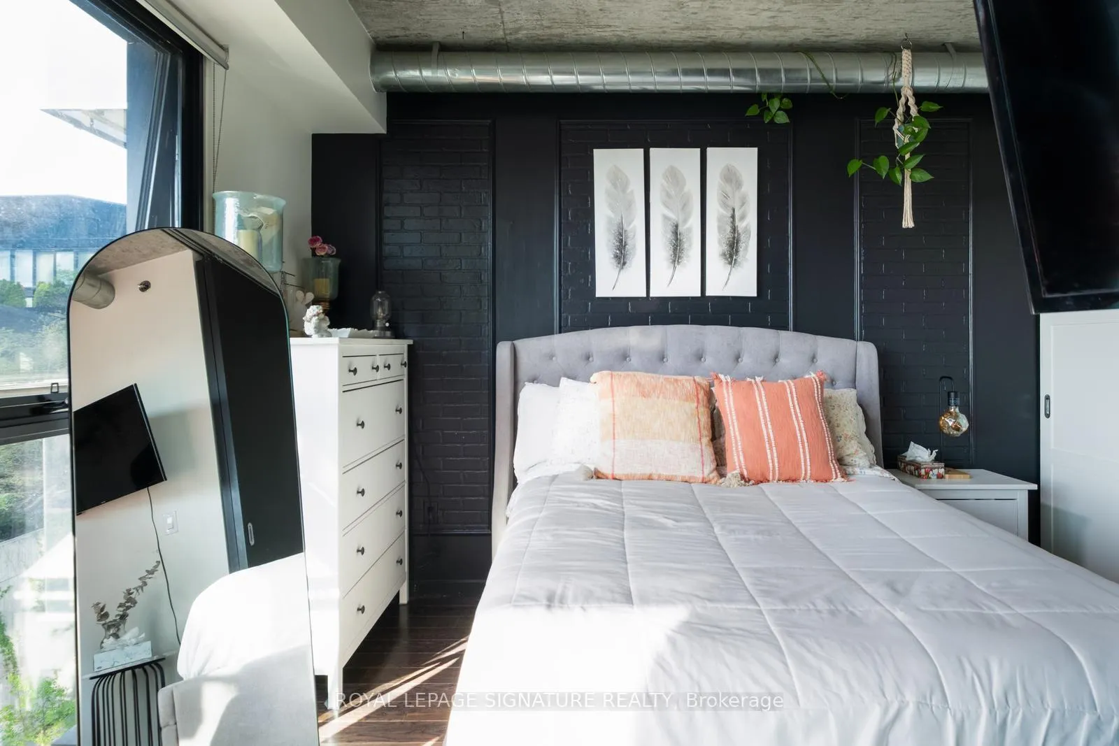 Photo 9 of Unit 506, 51 Trolley Crescent, Toronto, Moss Park — HOMEH