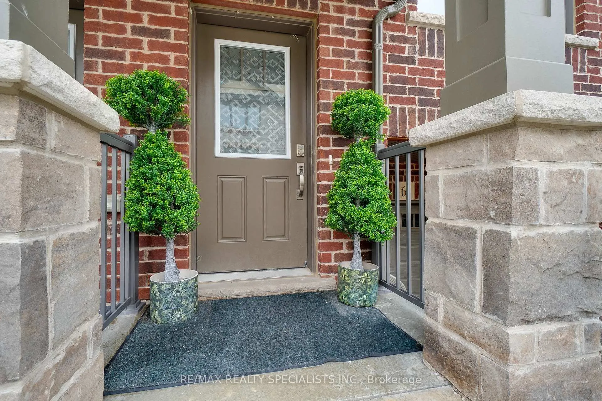 Photo 2 of 61 Farley Lane, Hamilton, Meadowlands — HOMEH