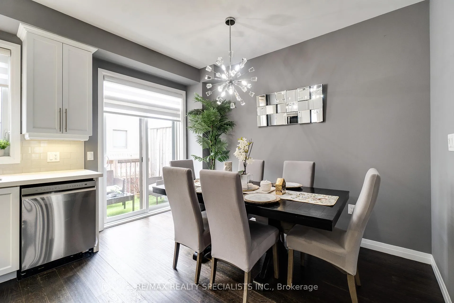 Photo 9 of 61 Farley Lane, Hamilton, Meadowlands — HOMEH