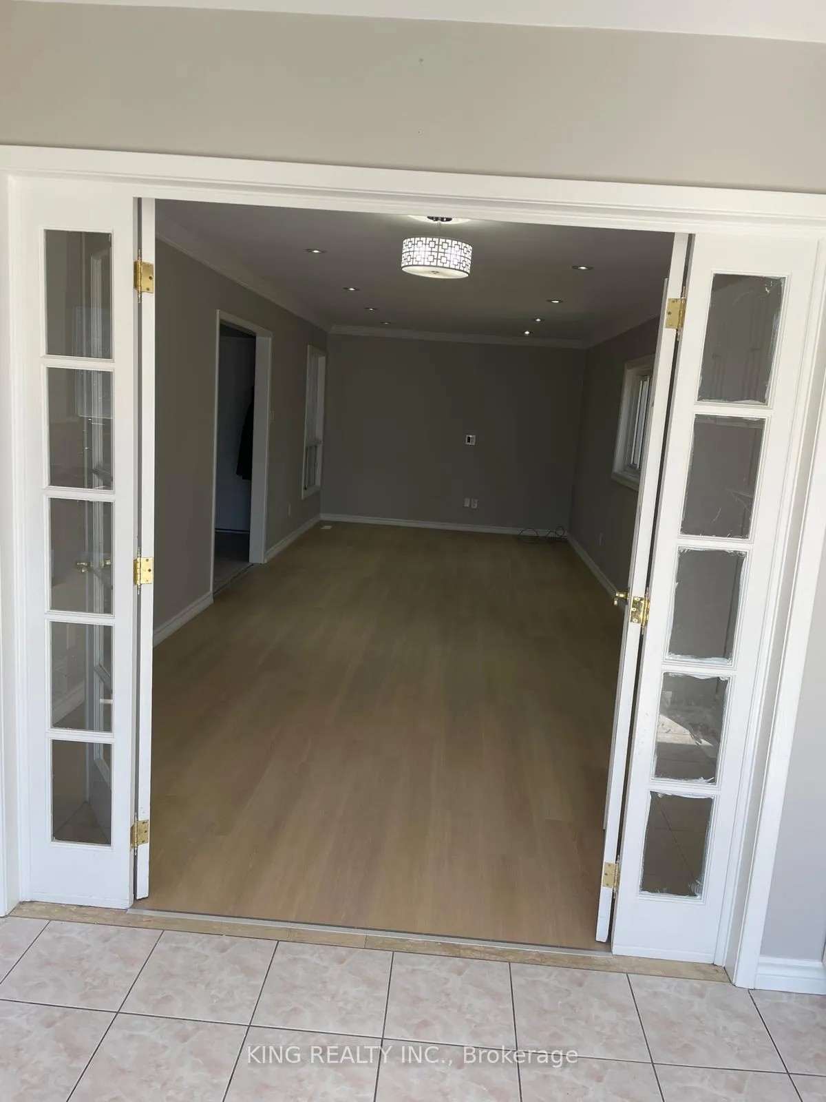 Photo 4 of 33 Rowe Court, Markham, Middlefield — HOMEH