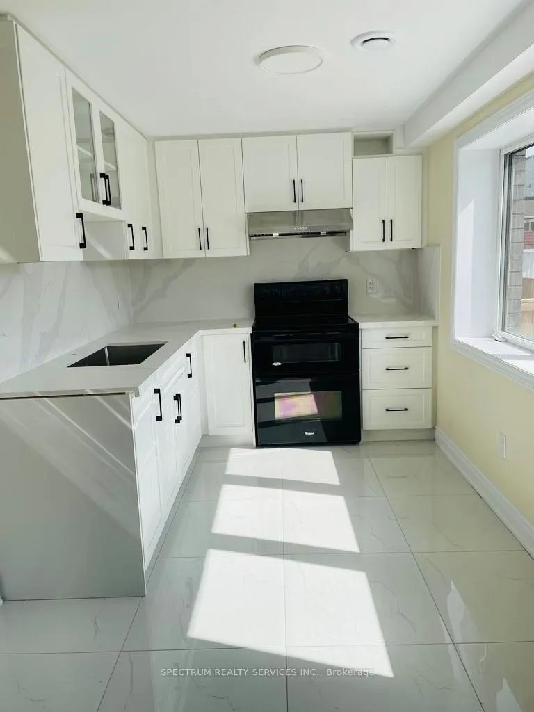 Photo 4 of 22 Rowley Street, Brantford — HOMEH