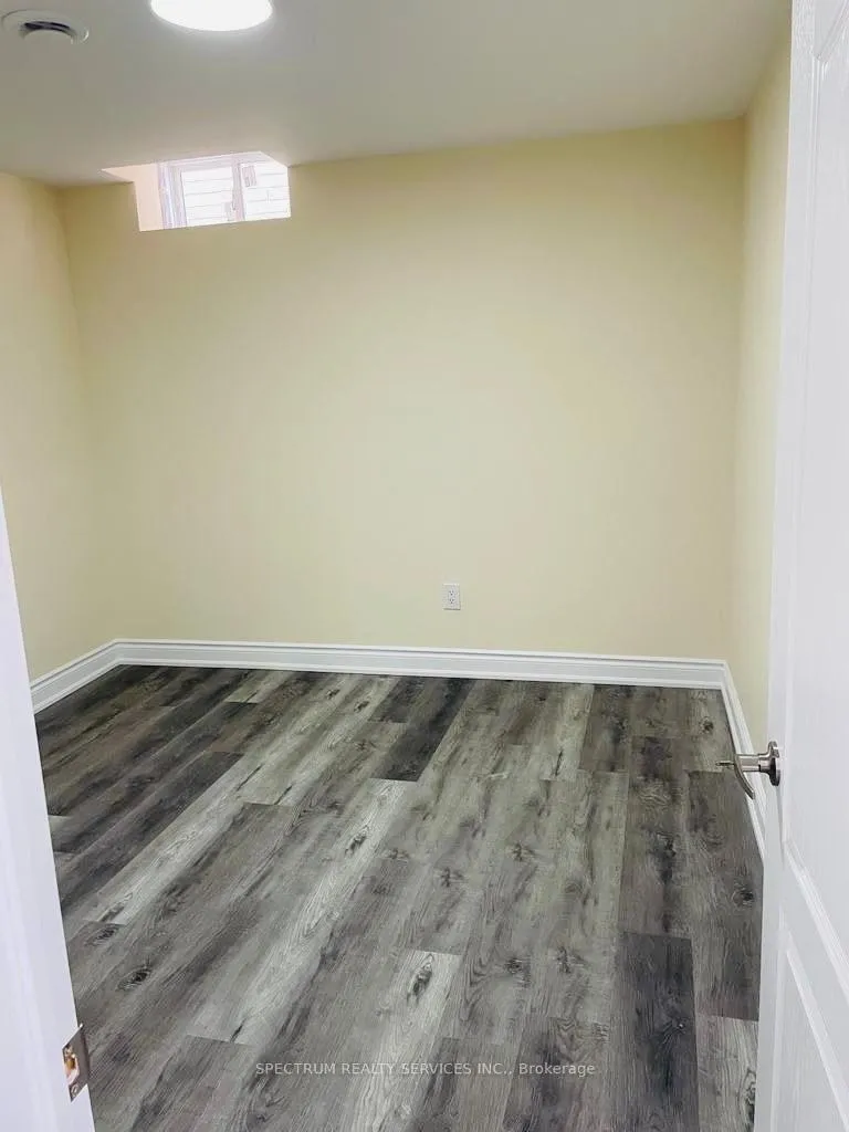 Photo 7 of 22 Rowley Street, Brantford — HOMEH