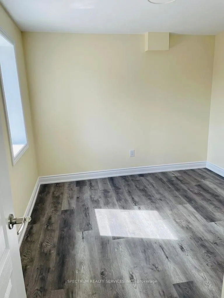 Photo 9 of 22 Rowley Street, Brantford — HOMEH
