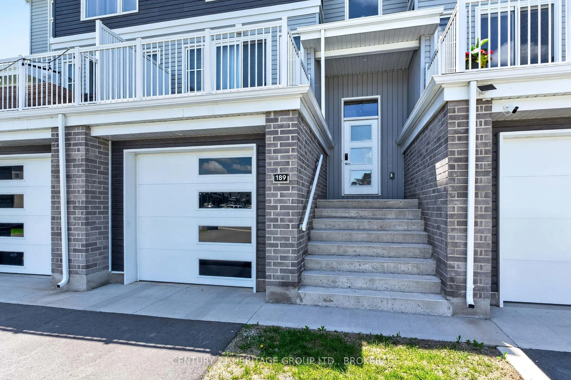 Photo 3 of 189 Superior Drive, Loyalist, Amherstview — HOMEH