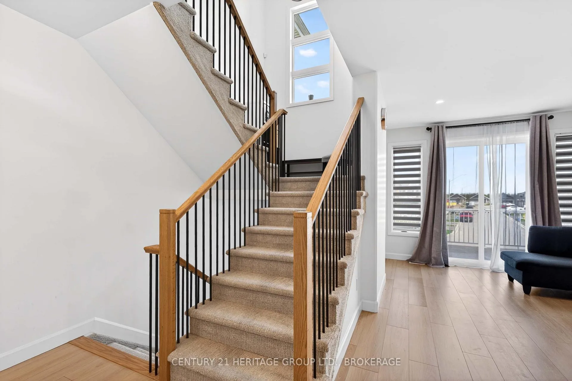 Photo 8 of 189 Superior Drive, Loyalist, Amherstview — HOMEH