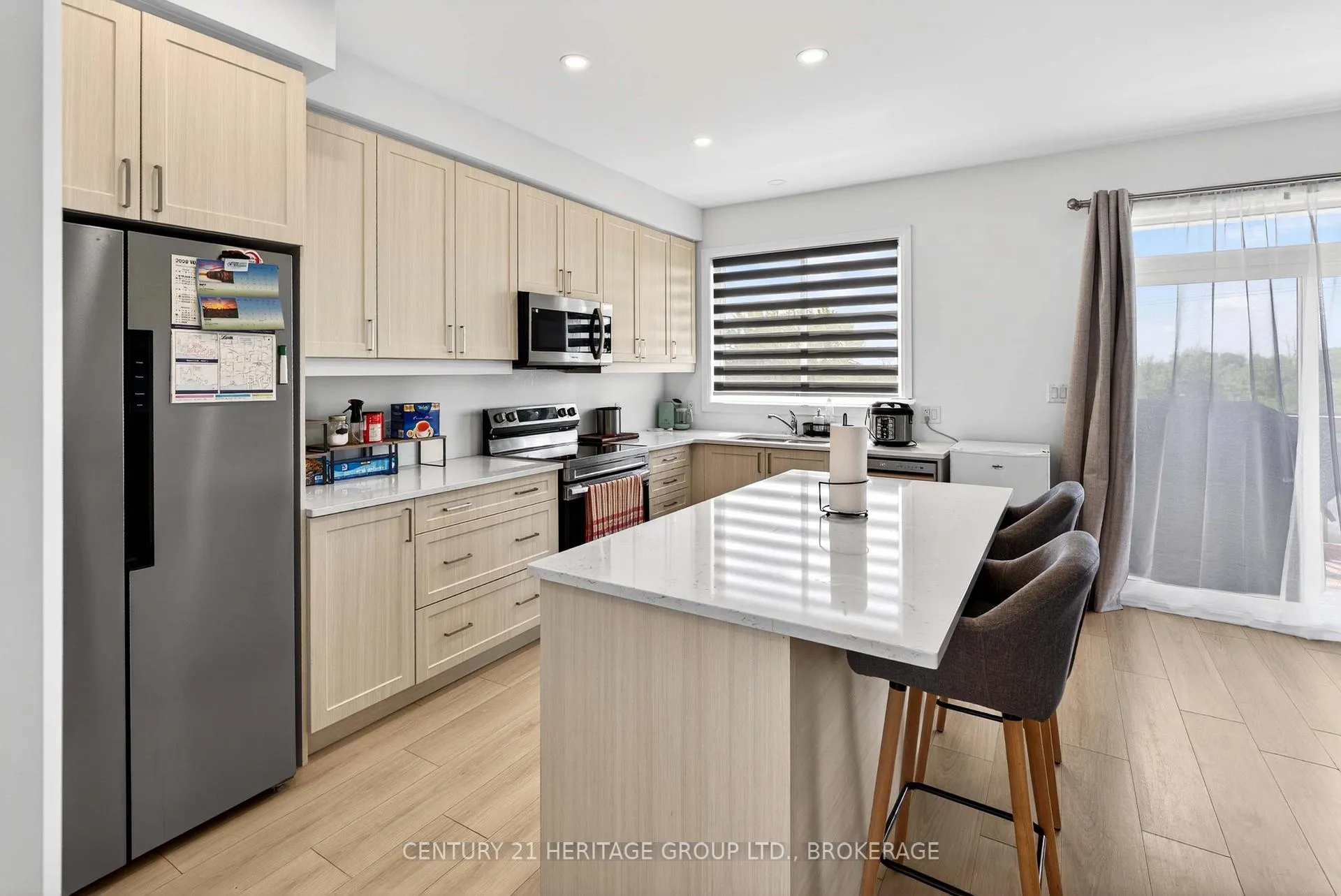 Photo 14 of 189 Superior Drive, Loyalist, Amherstview — HOMEH