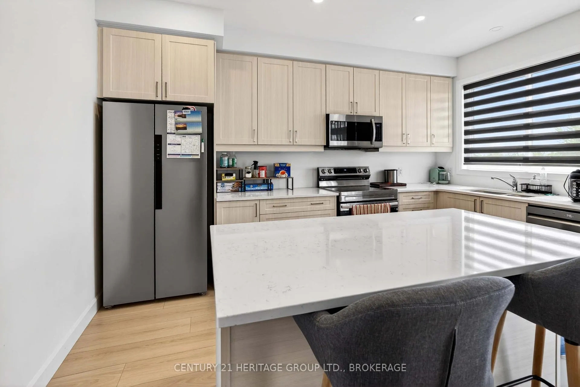 Photo 17 of 189 Superior Drive, Loyalist, Amherstview — HOMEH