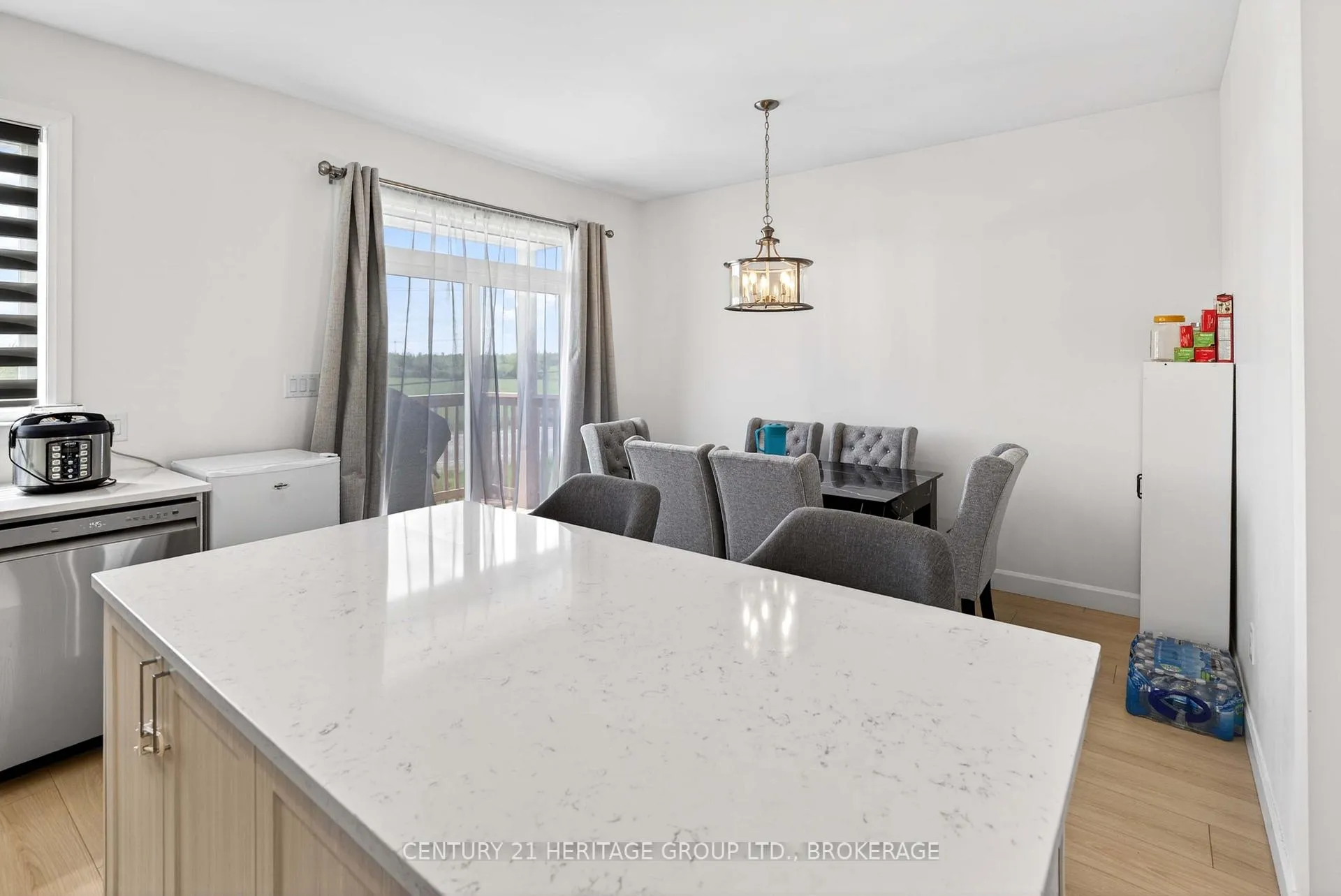 Photo 21 of 189 Superior Drive, Loyalist, Amherstview — HOMEH