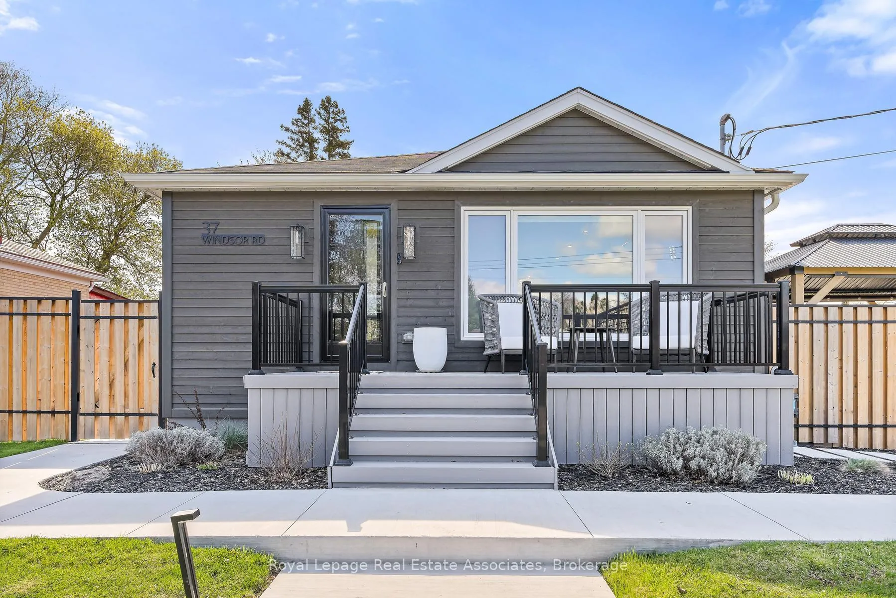 Photo 1 of 37 Windsor Road, Halton Hills, Georgetown — HOMEH