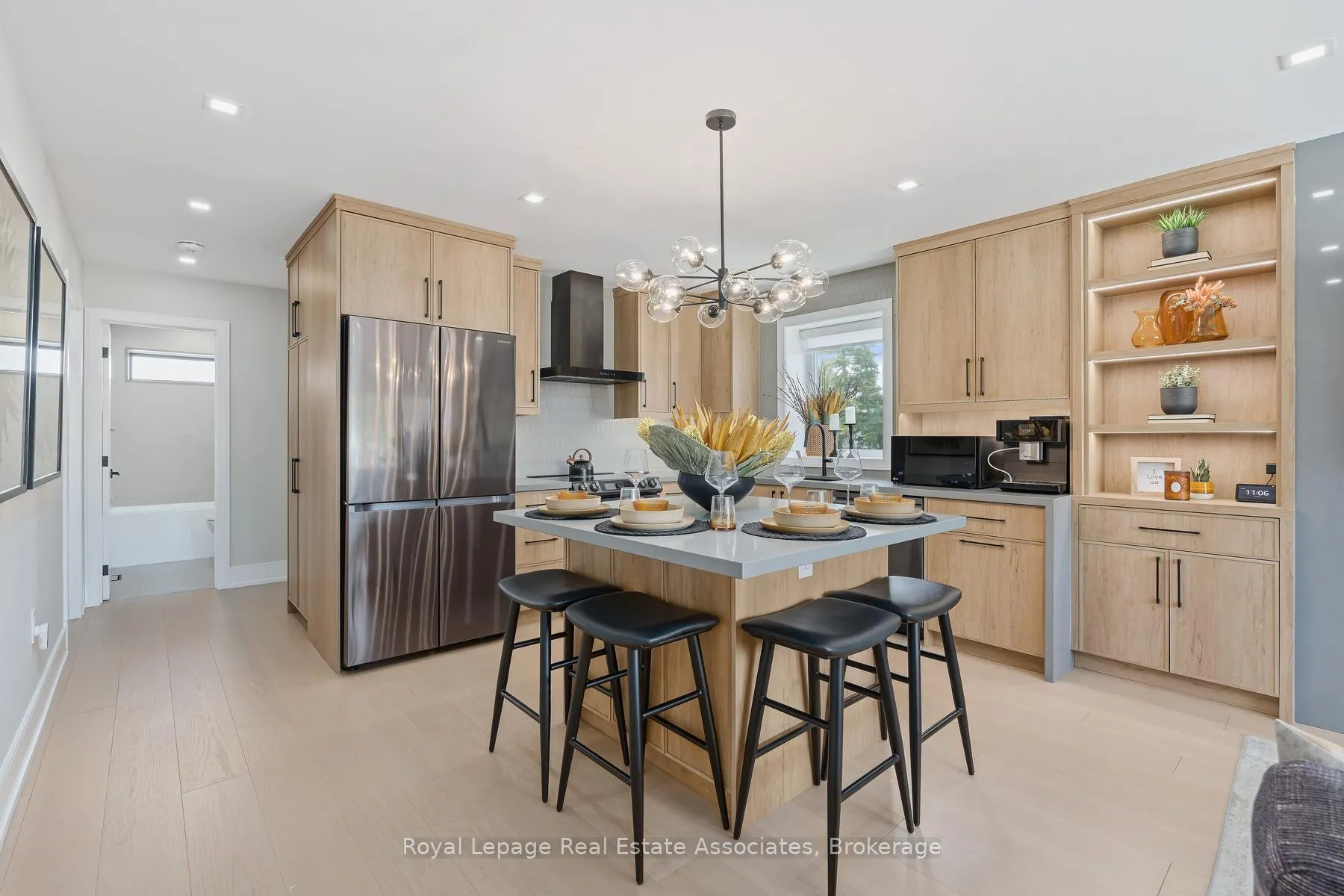 Photo 8 of 37 Windsor Road, Halton Hills, Georgetown — HOMEH