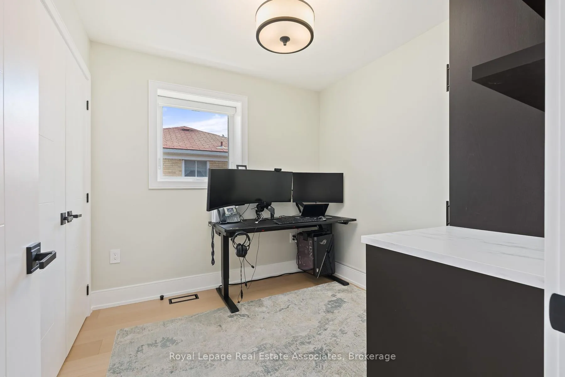 Photo 14 of 37 Windsor Road, Halton Hills, Georgetown — HOMEH