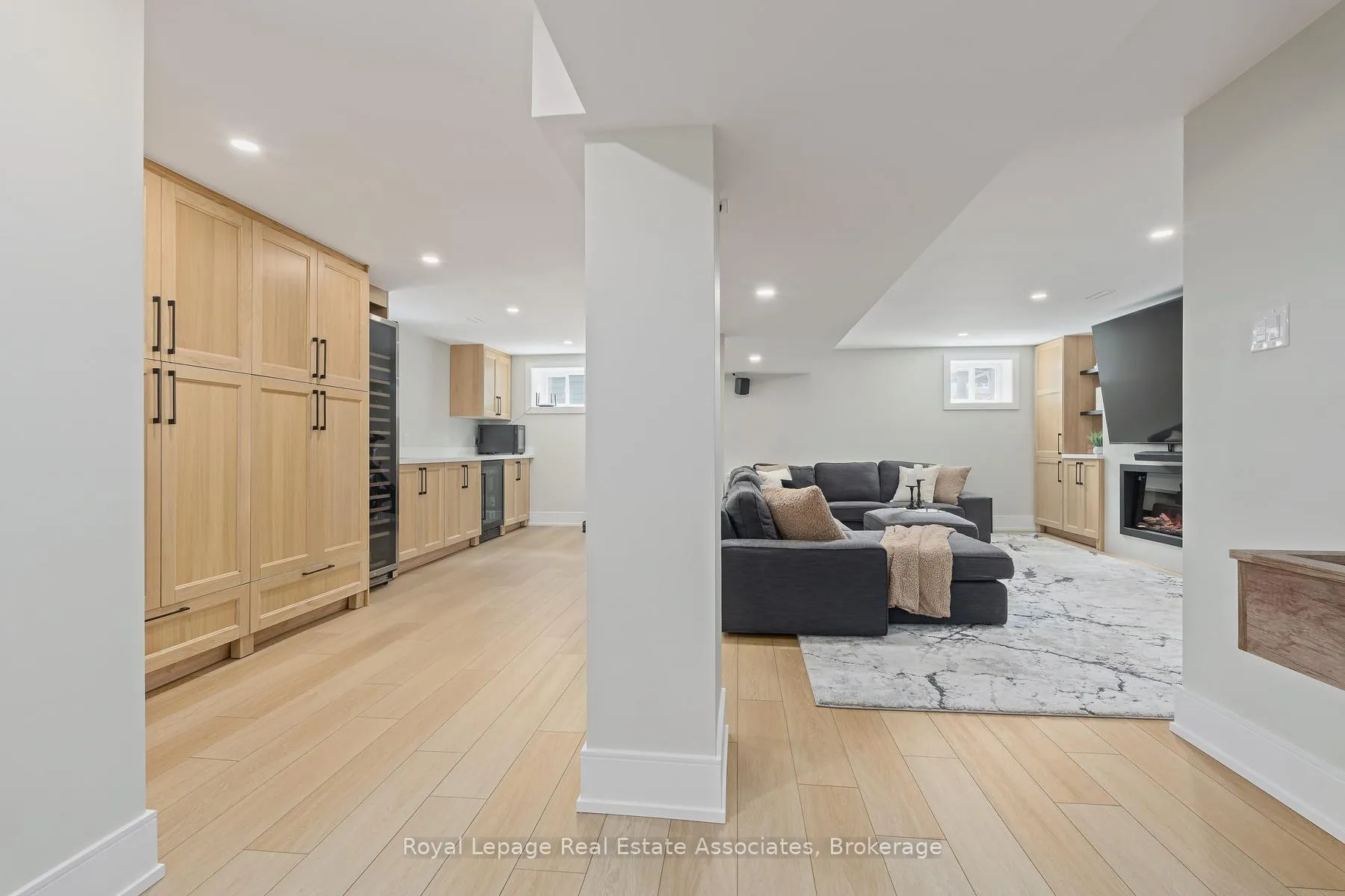Photo 18 of 37 Windsor Road, Halton Hills, Georgetown — HOMEH