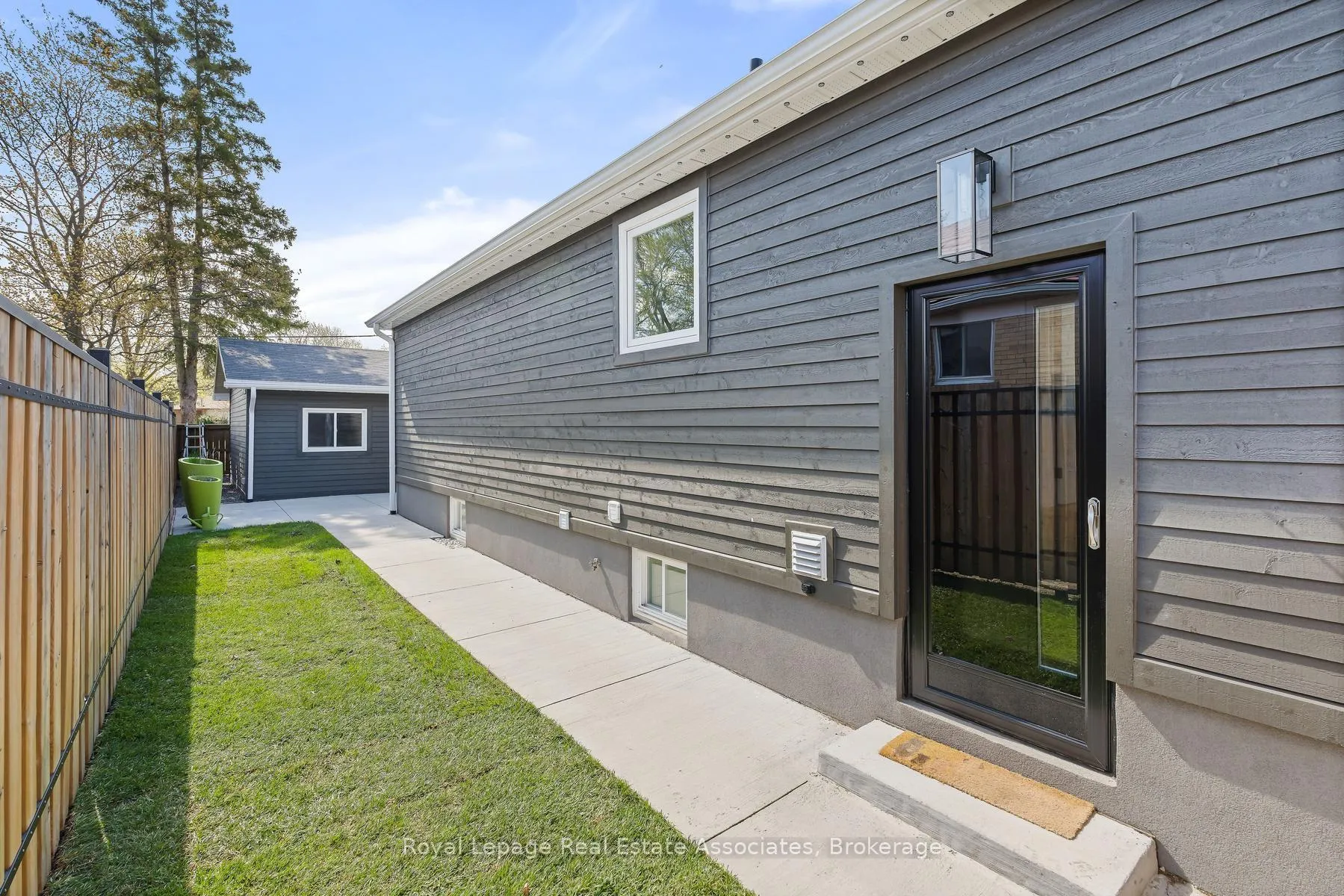 Photo 25 of 37 Windsor Road, Halton Hills, Georgetown — HOMEH