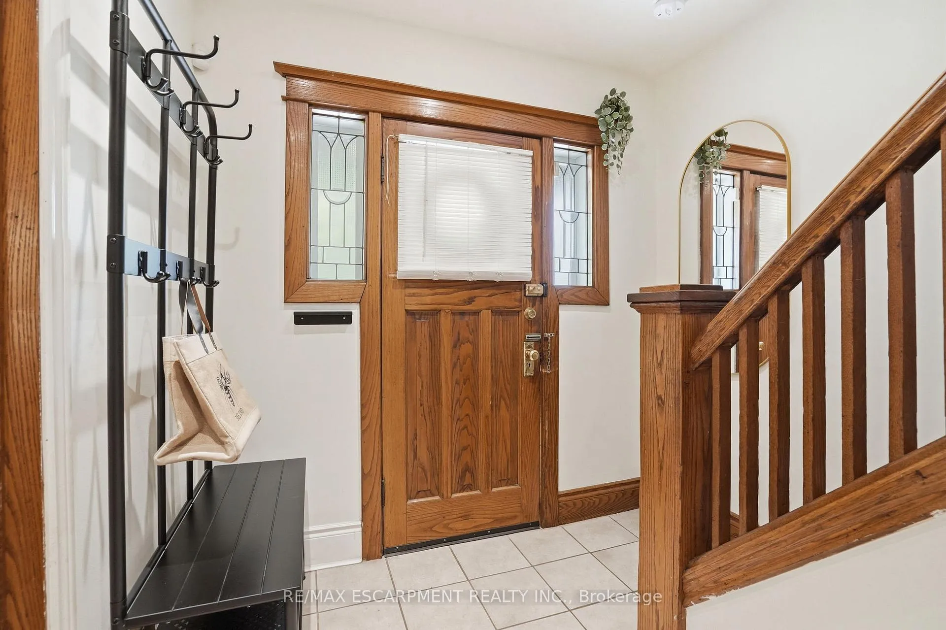 Photo 4 of 146 Park Row S, Hamilton, Delta — HOMEH