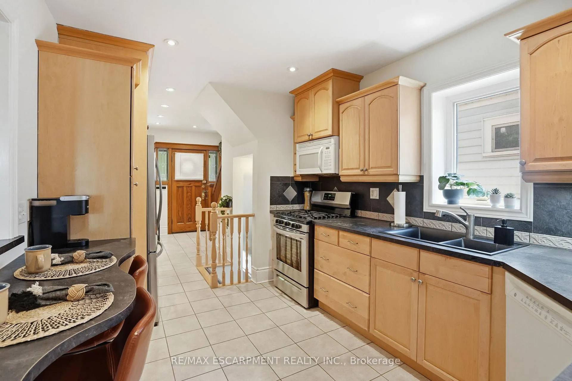 Photo 17 of 146 Park Row S, Hamilton, Delta — HOMEH