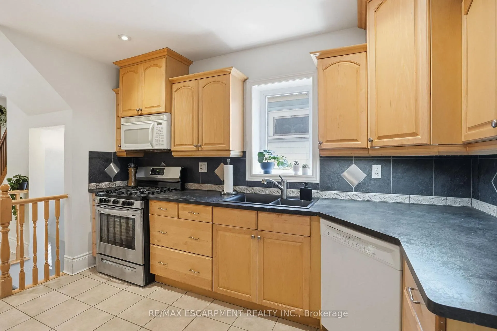 Photo 18 of 146 Park Row S, Hamilton, Delta — HOMEH