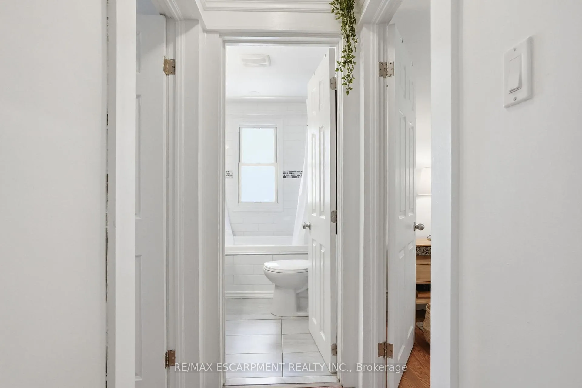 Photo 19 of 146 Park Row S, Hamilton, Delta — HOMEH
