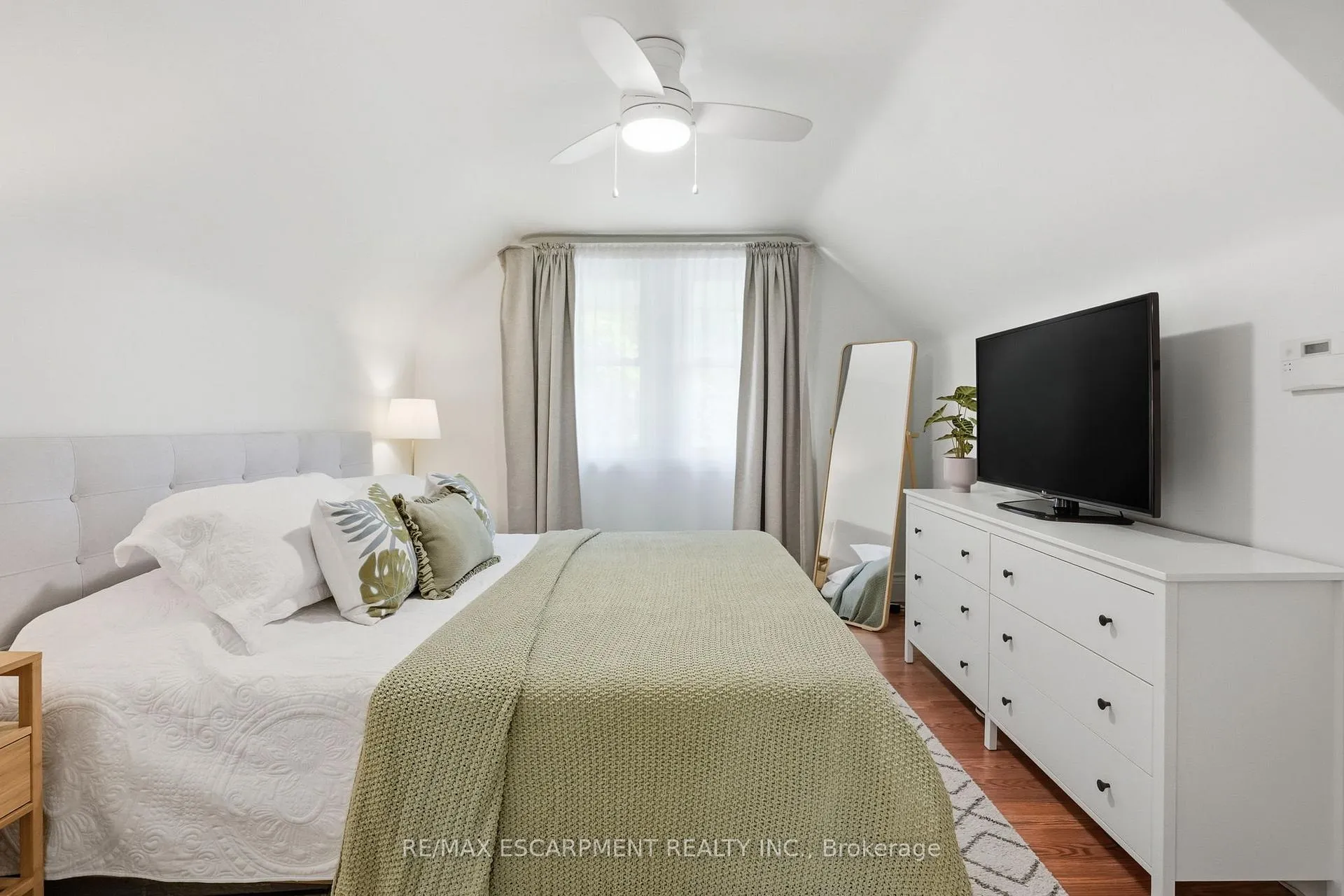 Photo 20 of 146 Park Row S, Hamilton, Delta — HOMEH