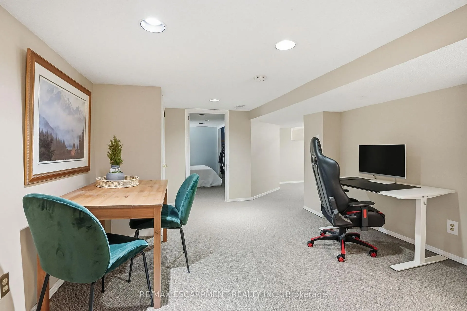 Photo 34 of 146 Park Row S, Hamilton, Delta — HOMEH
