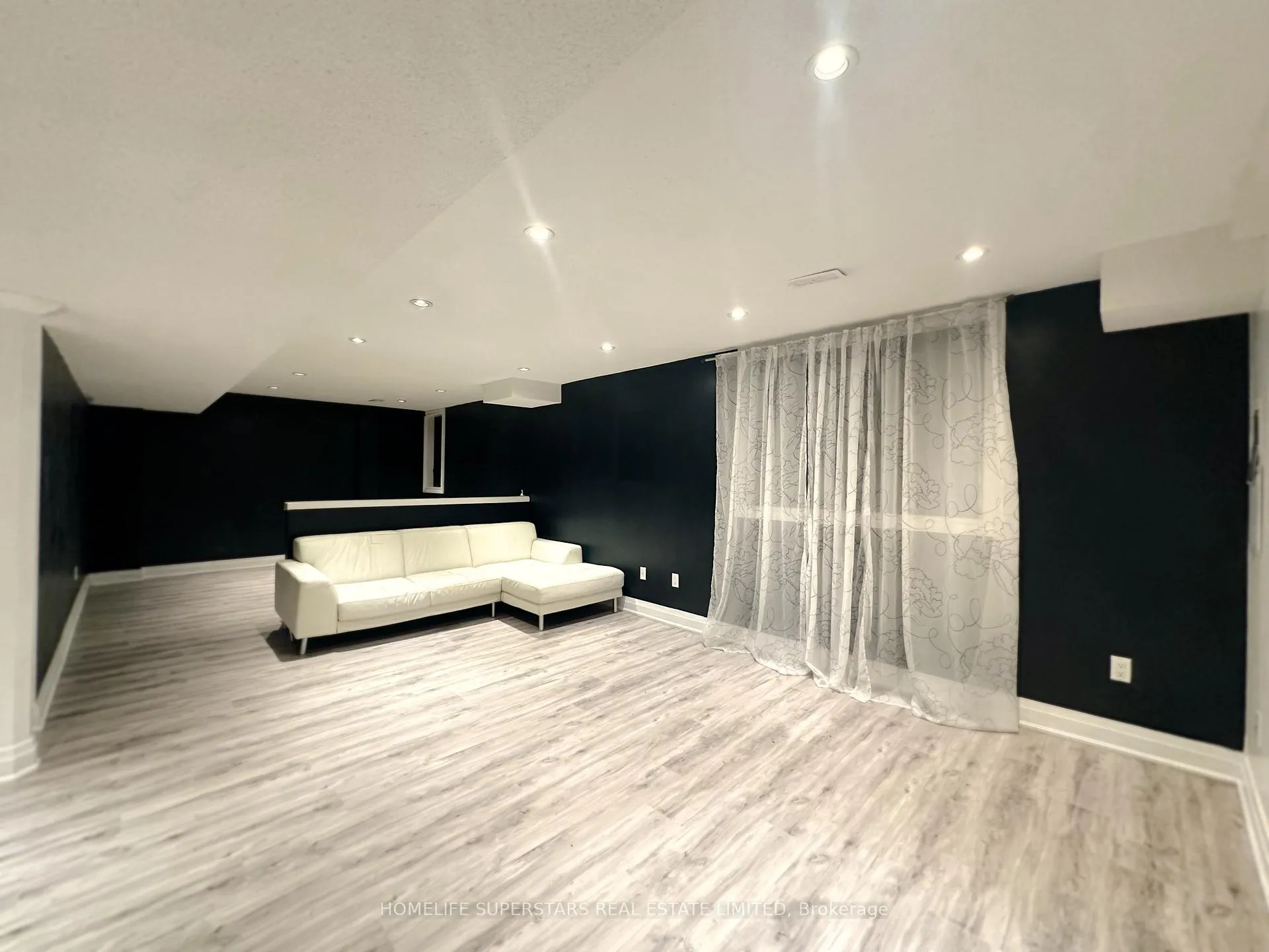 Photo 17 of 88 River Rock Crescent W, Brampton, Fletcher's Meadow — HOMEH