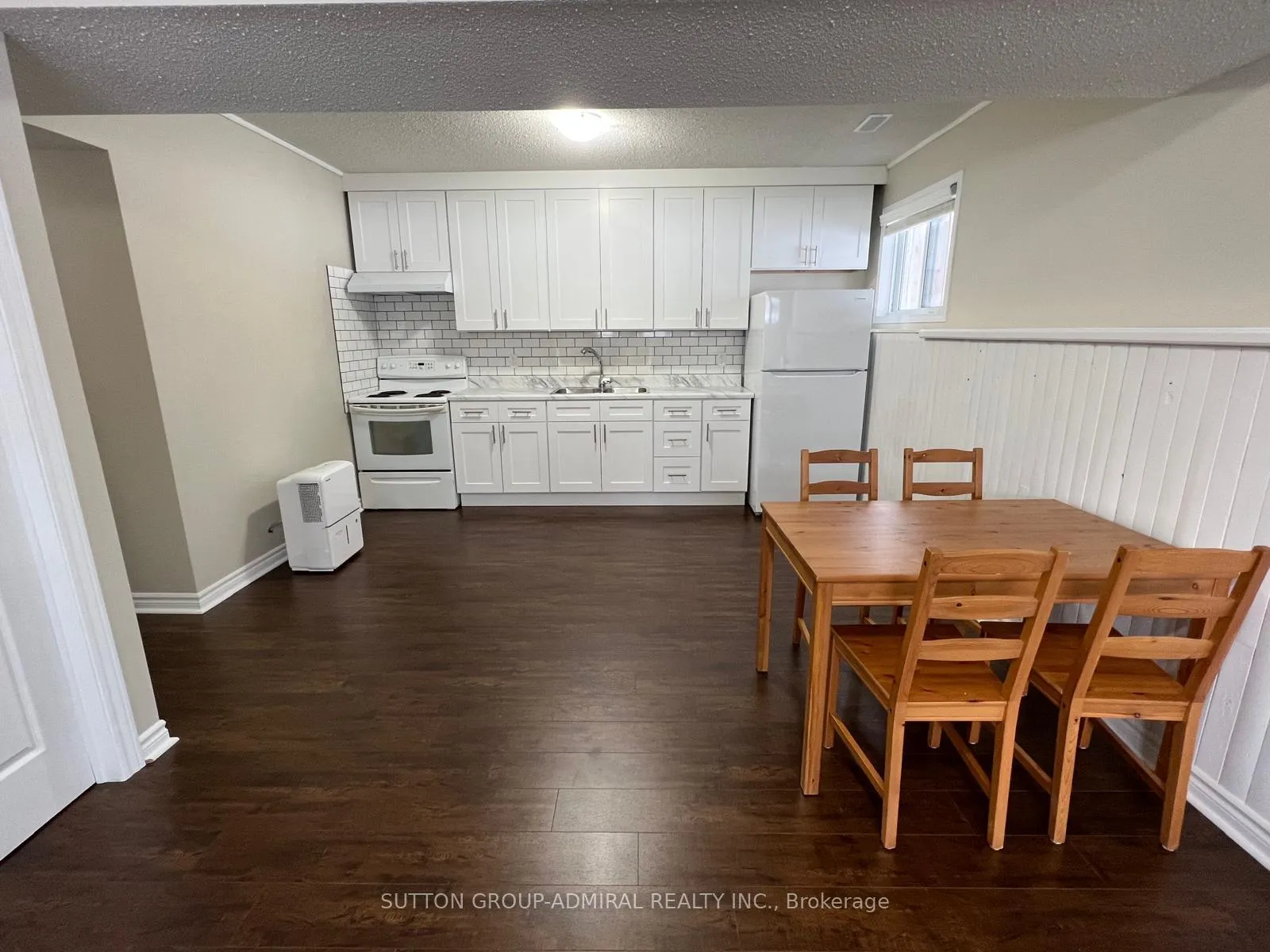 Photo 2 of 104 Helena Street, Wasaga Beach — HOMEH