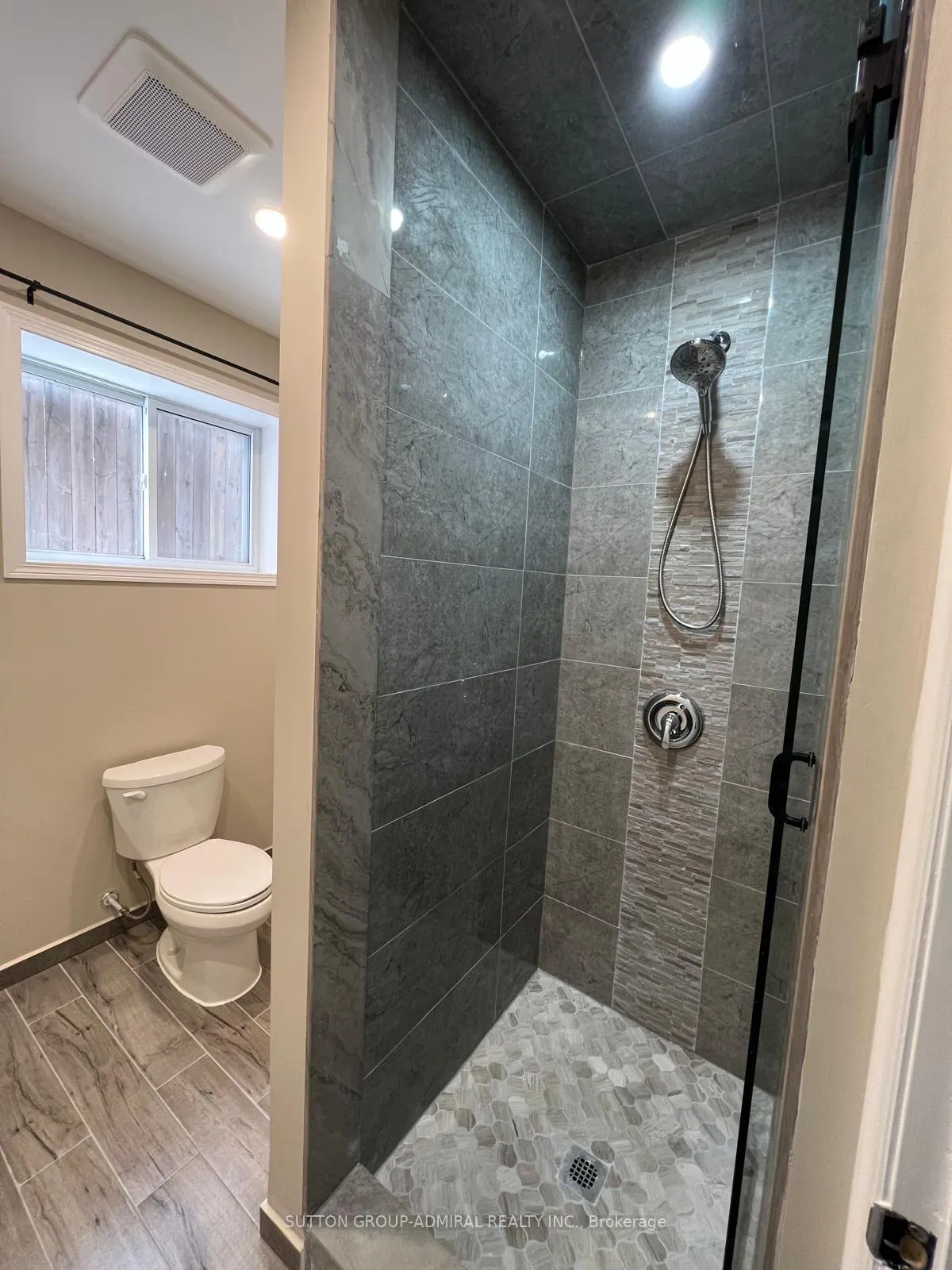 Photo 7 of 104 Helena Street, Wasaga Beach — HOMEH