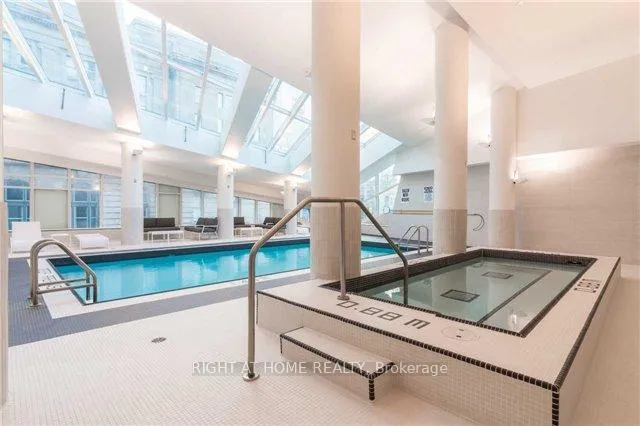 Photo 10 of Unit 4403, 8 The Esplanade Street, Toronto, Waterfront Communities — HOMEH