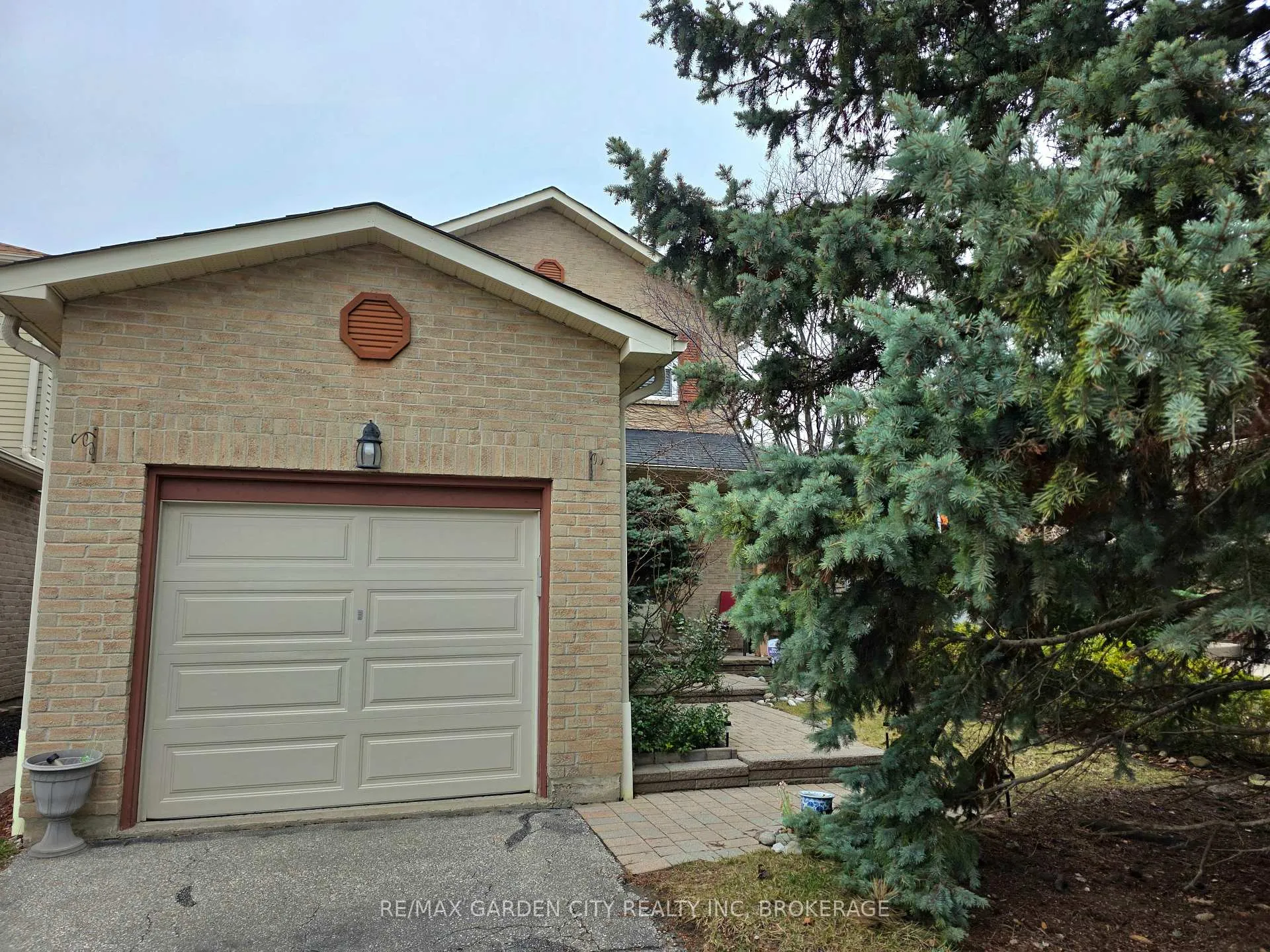 Photo 3 of 3169 Bartholomew Crescent, Mississauga, Meadowvale — HOMEH