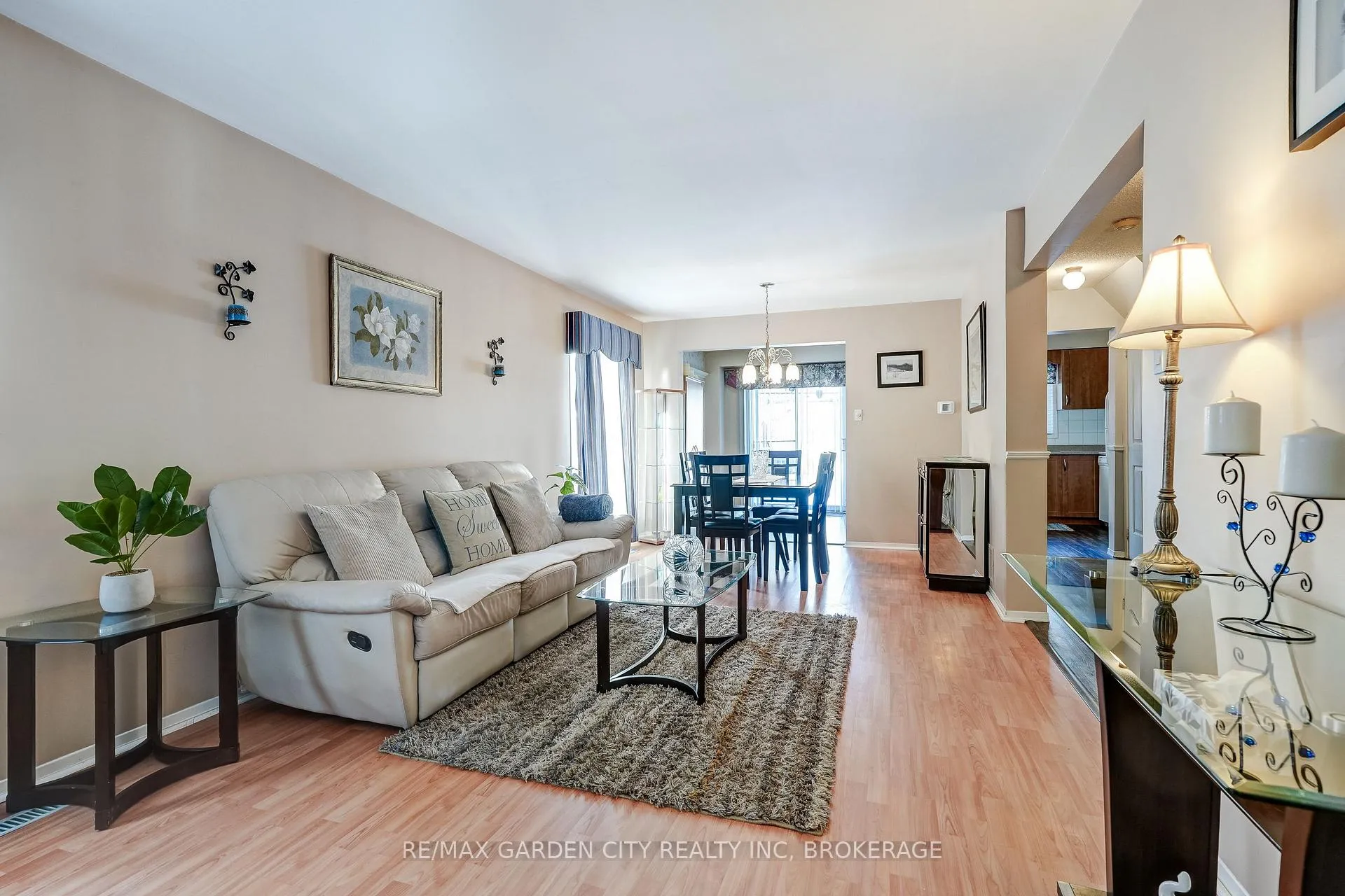 Photo 4 of 3169 Bartholomew Crescent, Mississauga, Meadowvale — HOMEH
