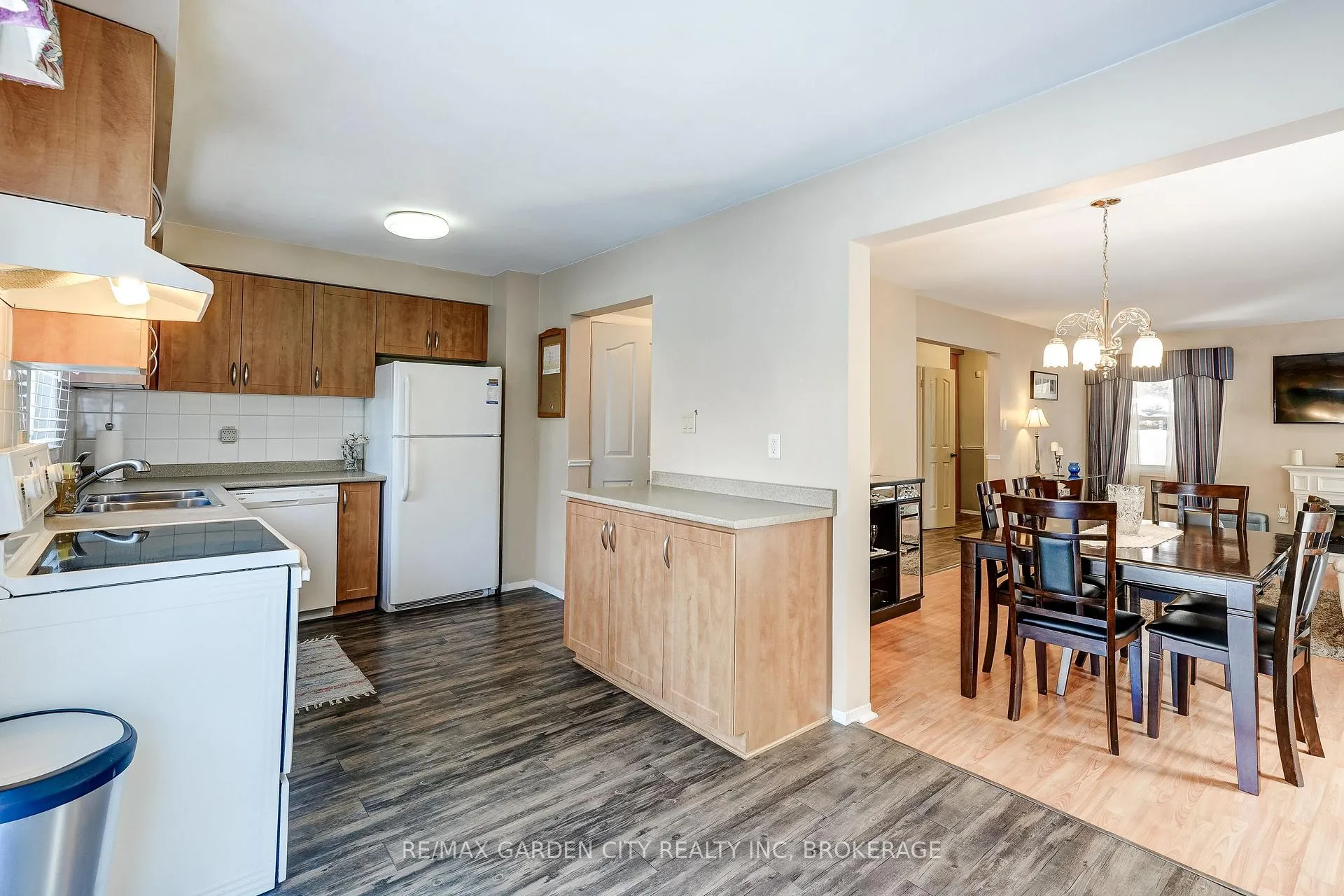 Photo 7 of 3169 Bartholomew Crescent, Mississauga, Meadowvale — HOMEH