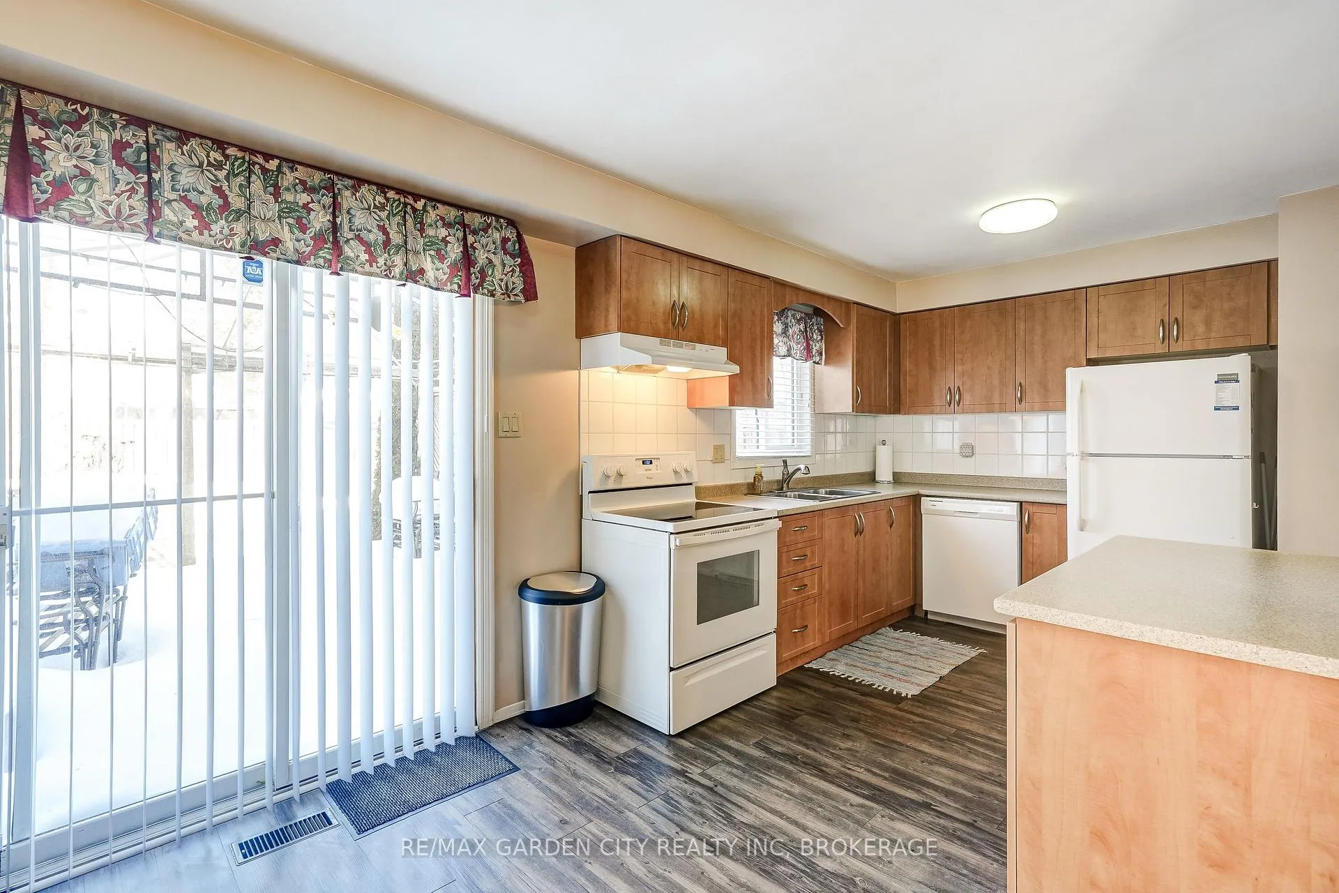 Photo 8 of 3169 Bartholomew Crescent, Mississauga, Meadowvale — HOMEH